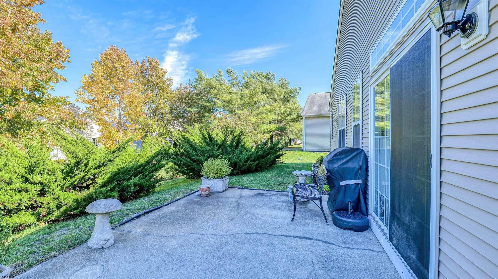 Property Slideshow image 23 of 27 | 569 chatham way, Galloway, NJ, 08205