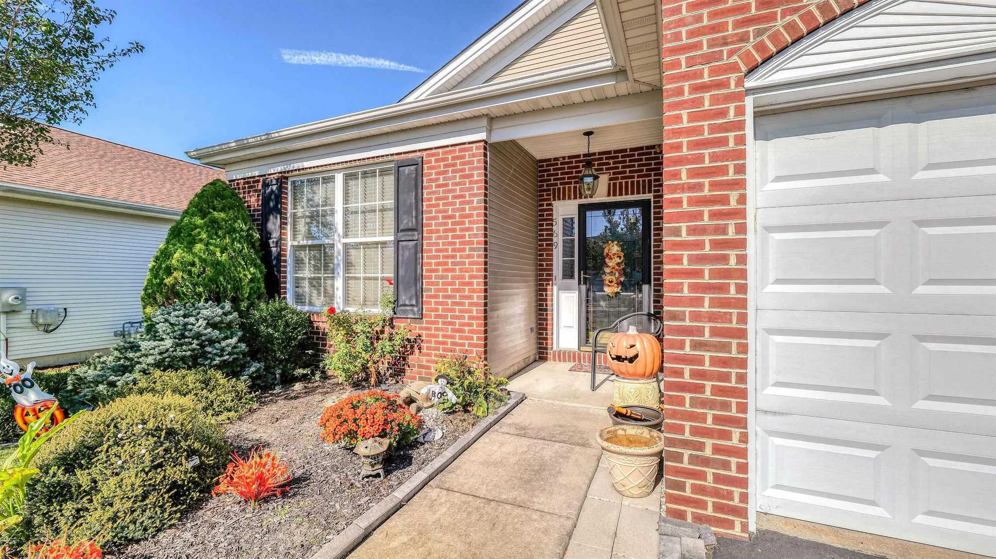 Property Slideshow image 3 of 27 | 569 chatham way, Galloway, NJ, 08205