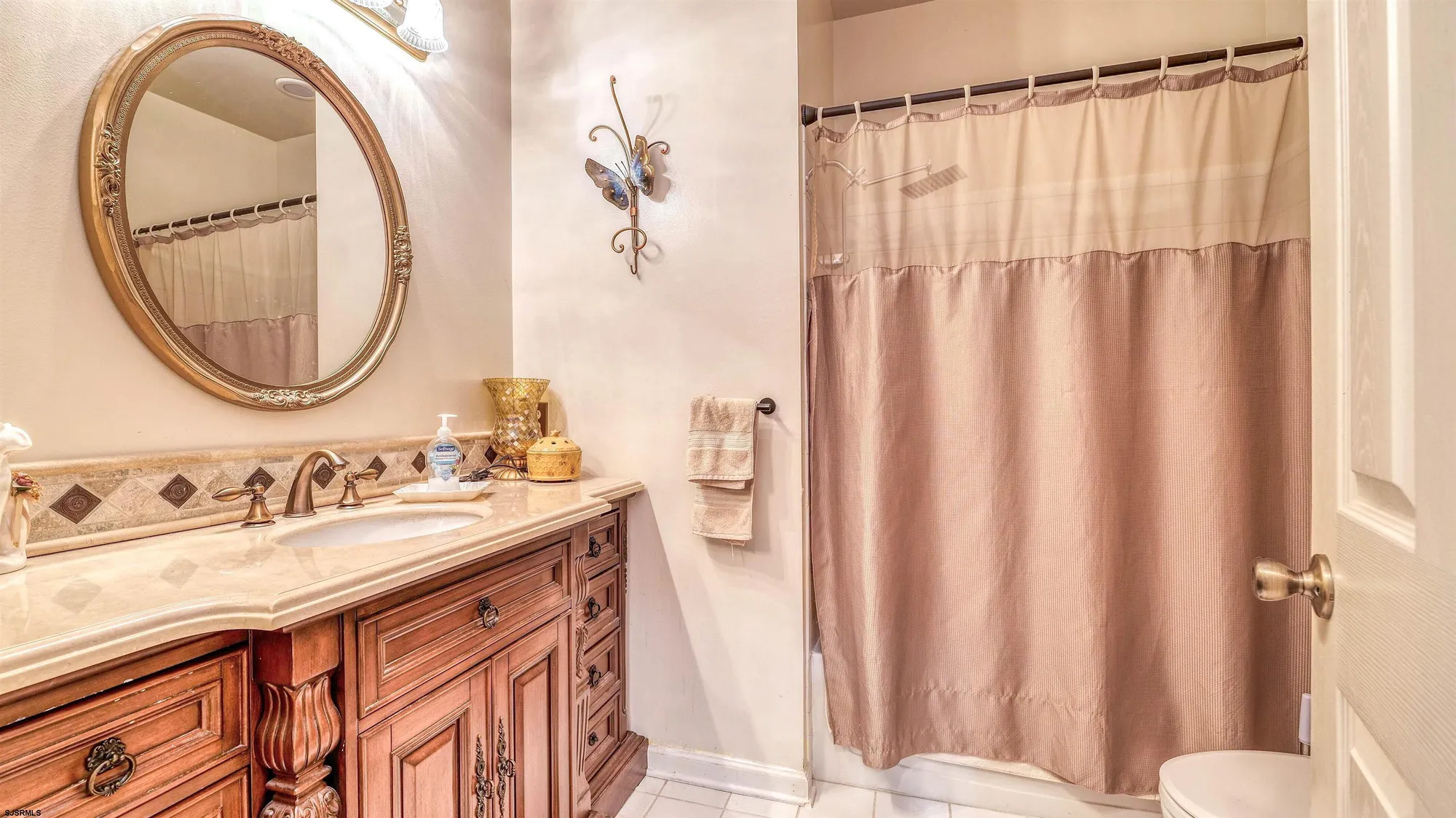 Property Slideshow image 21 of 27 | 569 chatham way, Galloway, NJ, 08205
