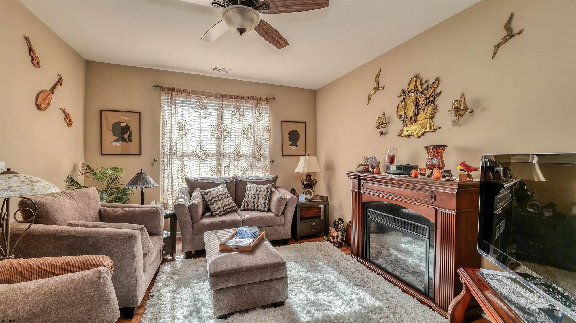 Property Slideshow image 7 of 27 | 569 chatham way, Galloway, NJ, 08205