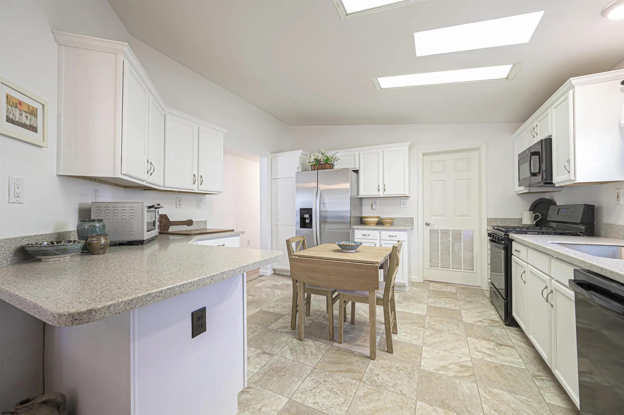 Property Slideshow image 11 of 22 | 94 baltusrol dr, Mays Landing, NJ, 08330