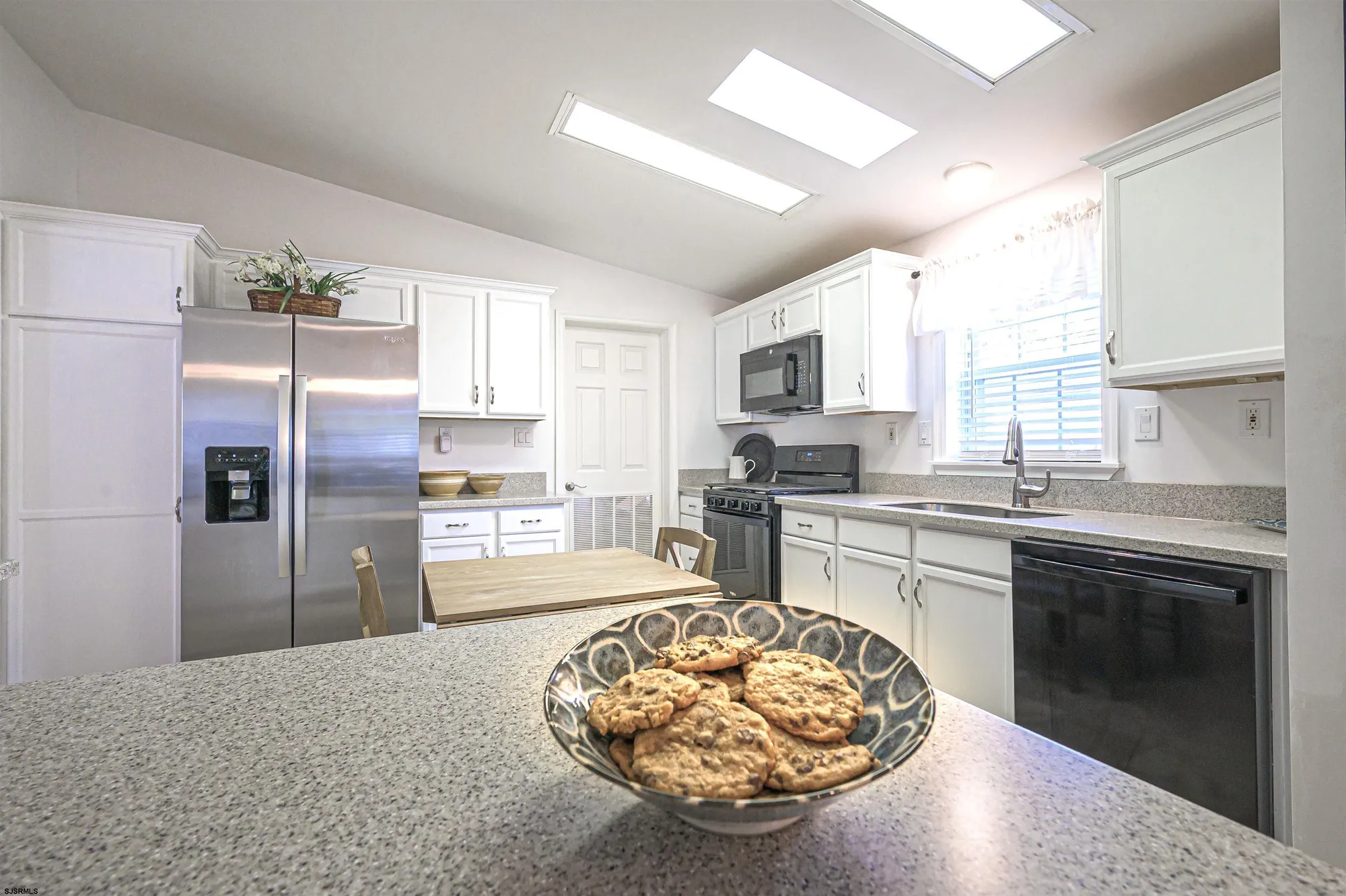 Property Slideshow image 9 of 22 | 94 baltusrol dr, Mays Landing, NJ, 08330