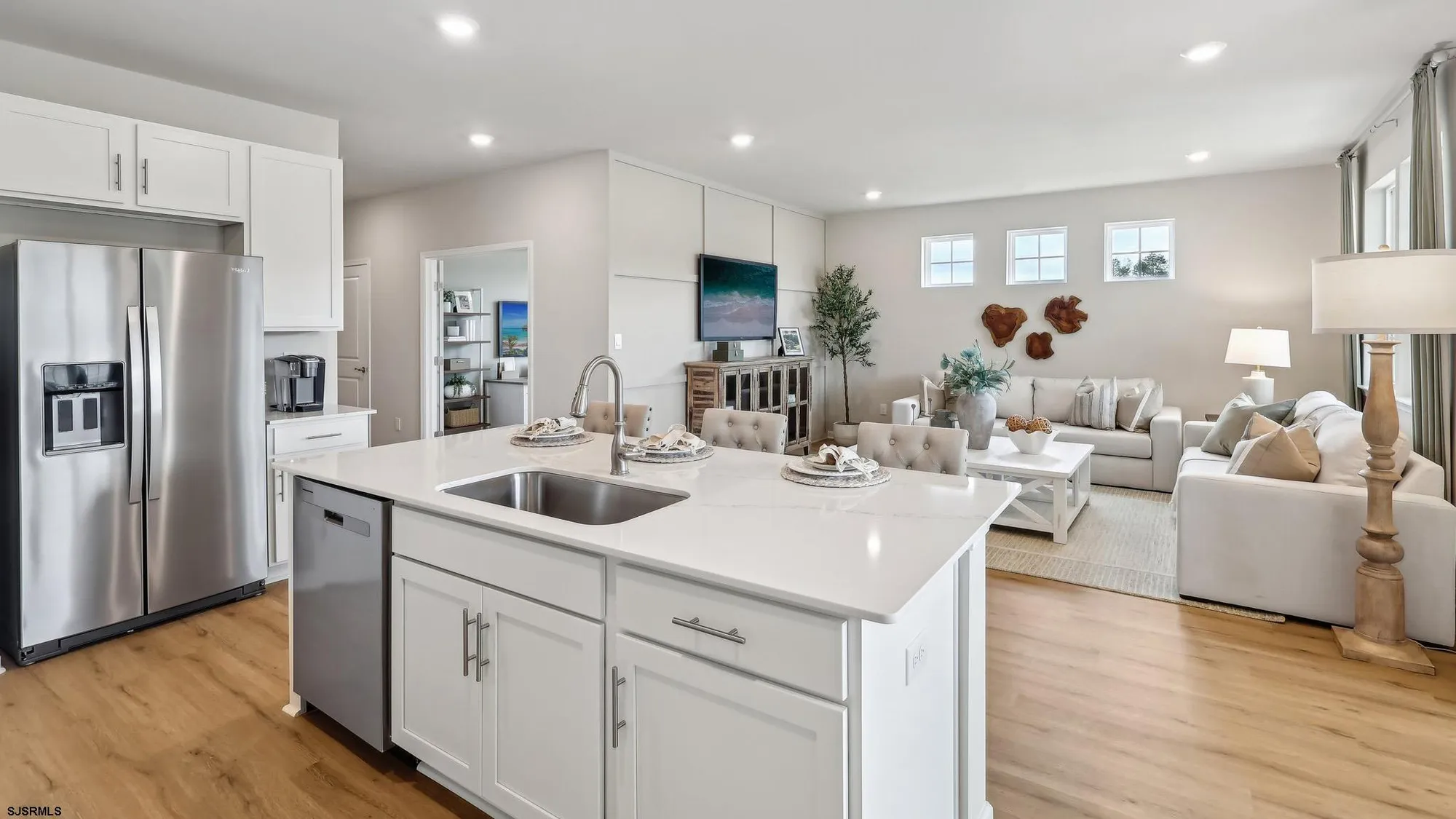 Property Slideshow image 11 of 32 | 253 huntington dr, Egg Harbor Township, NJ, 08234