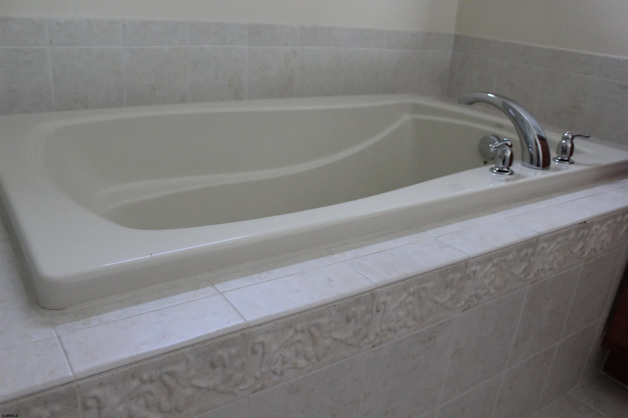 Property Slideshow image 17 of 38 | 39 poppy rd, Egg Harbor Township, NJ, 08234