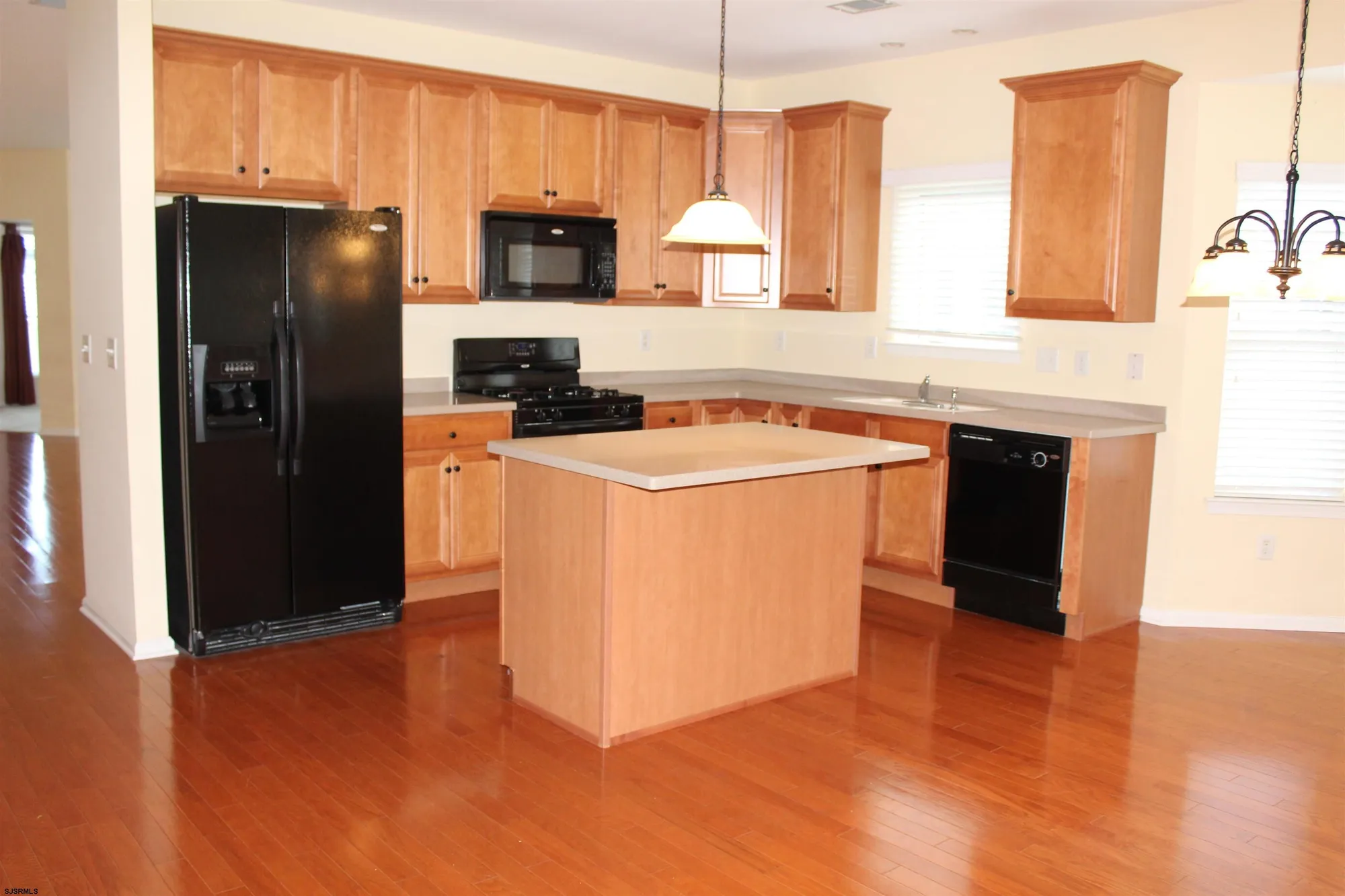 Property Slideshow image 6 of 38 | 39 poppy rd, Egg Harbor Township, NJ, 08234