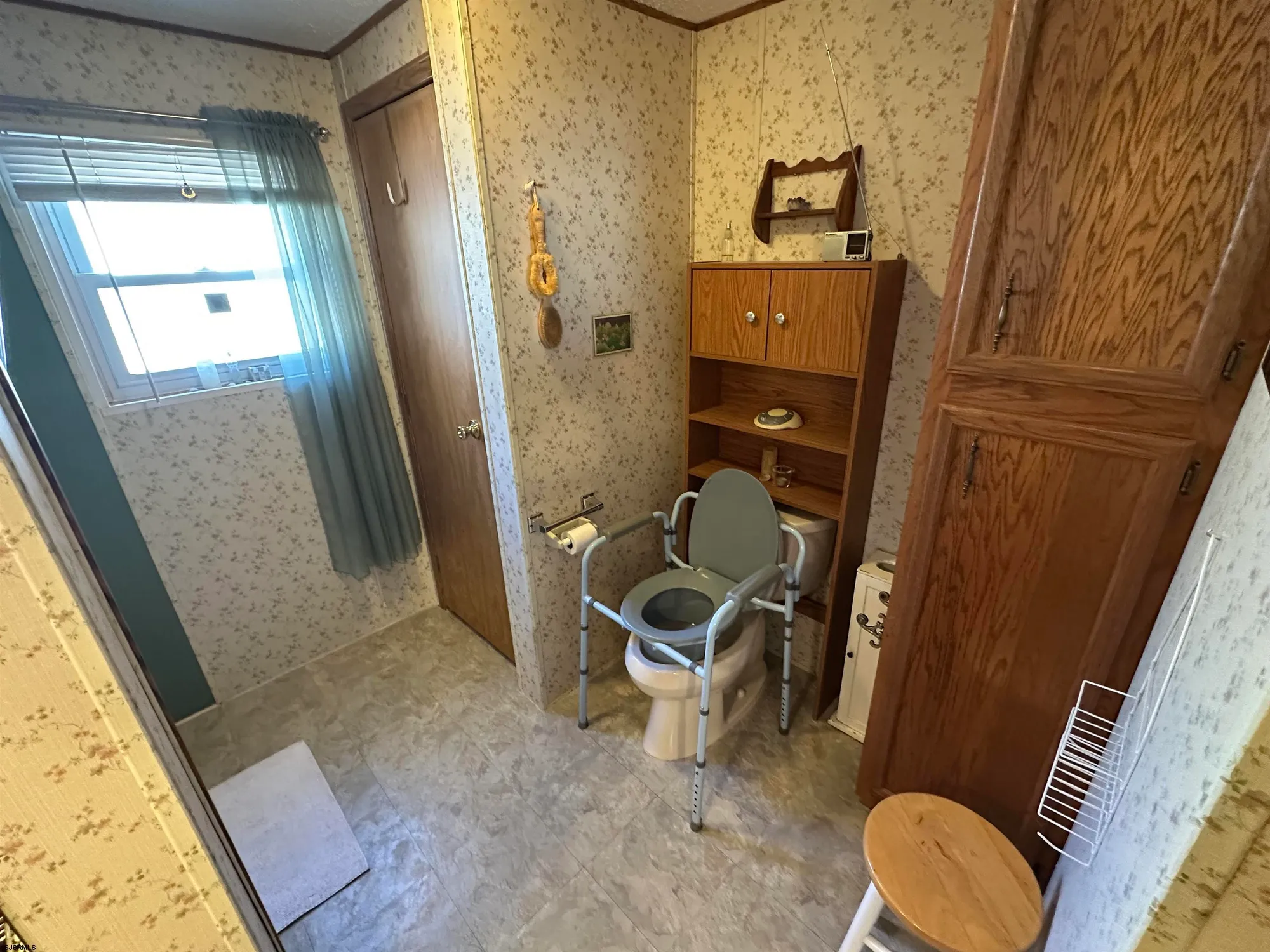 Property Slideshow image 31 of 45 | 56 hickory ln, Mays Landing, NJ, 08330