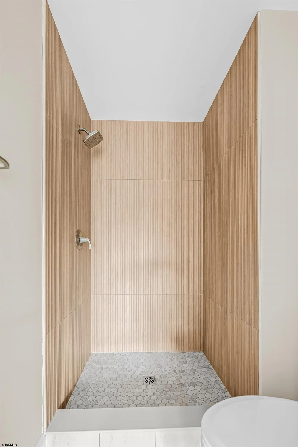 Property Slideshow image 15 of 29 | 550 central ave unit i7, Linwood, NJ, 08221