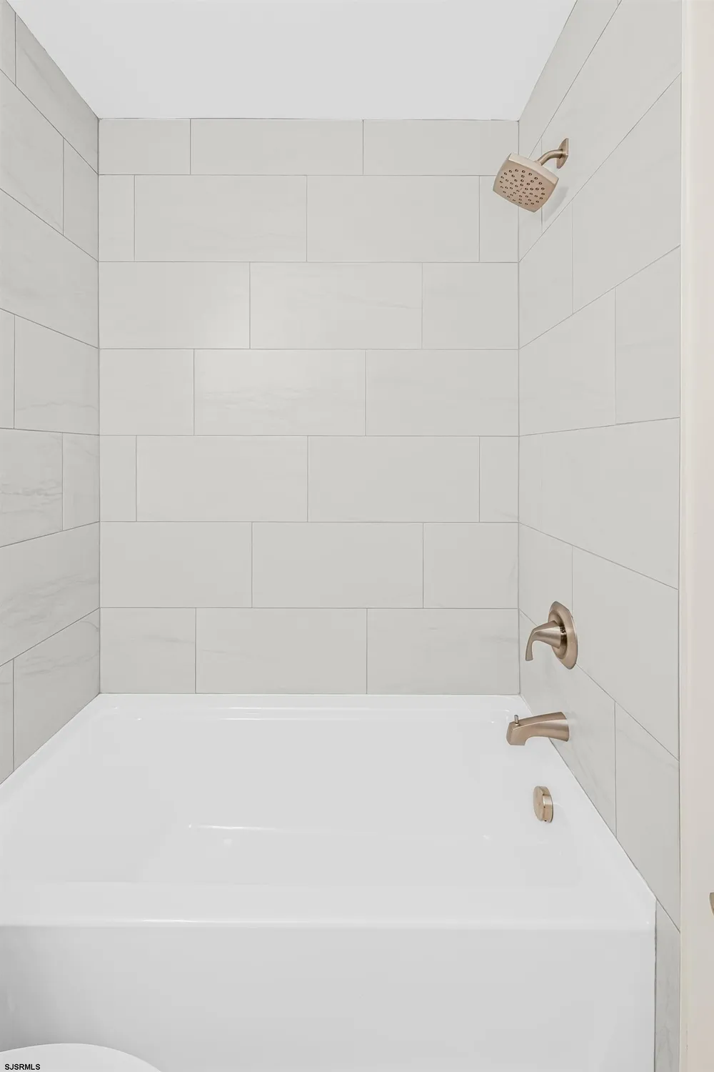 Property Slideshow image 19 of 29 | 550 central ave unit i7, Linwood, NJ, 08221