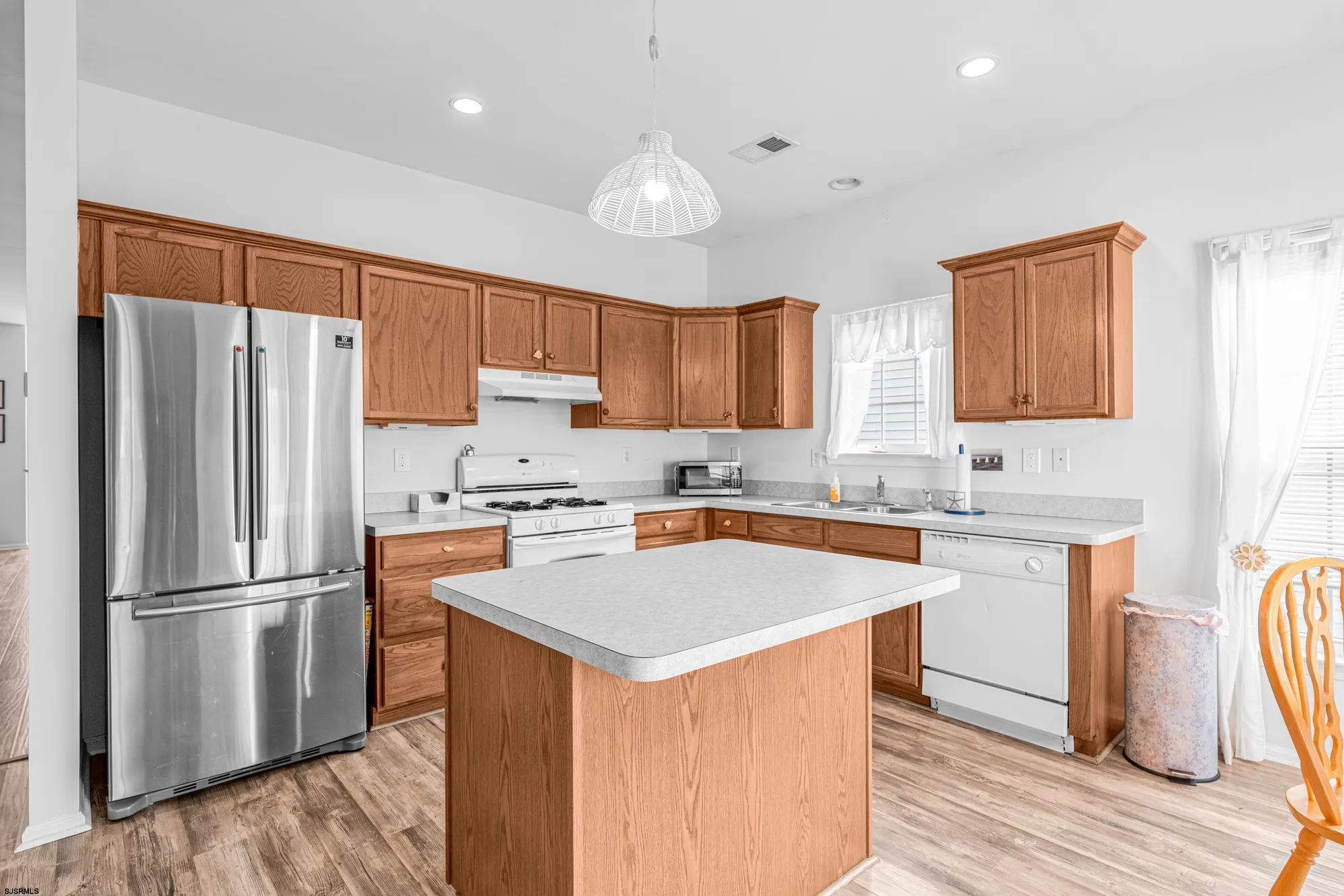 Property Slideshow image 11 of 44 | 30 burnside dr, Egg Harbor Township, NJ, 08234