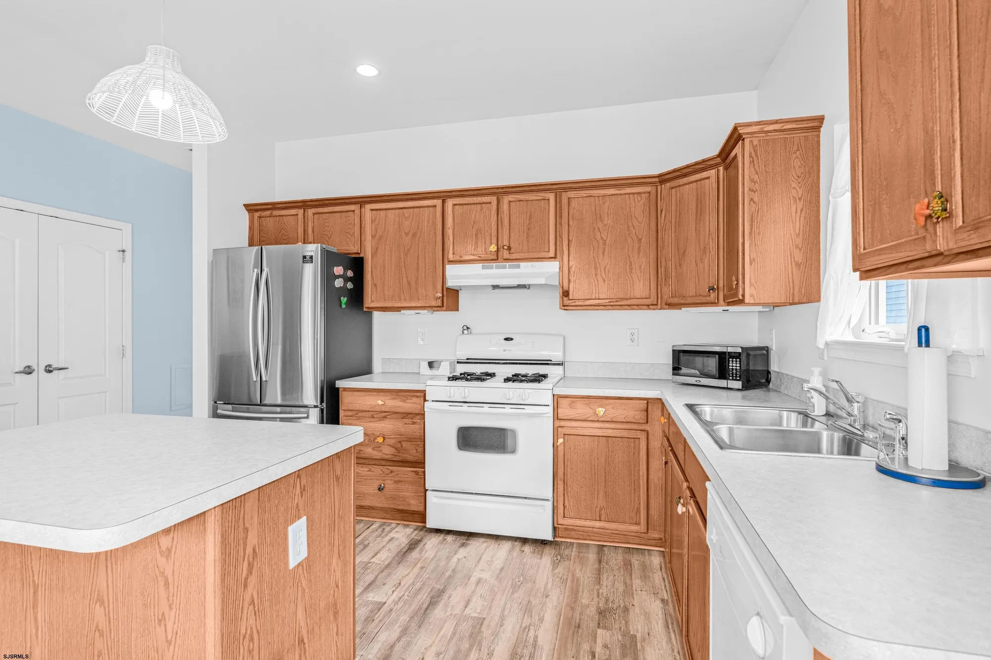 Property Slideshow image 12 of 44 | 30 burnside dr, Egg Harbor Township, NJ, 08234