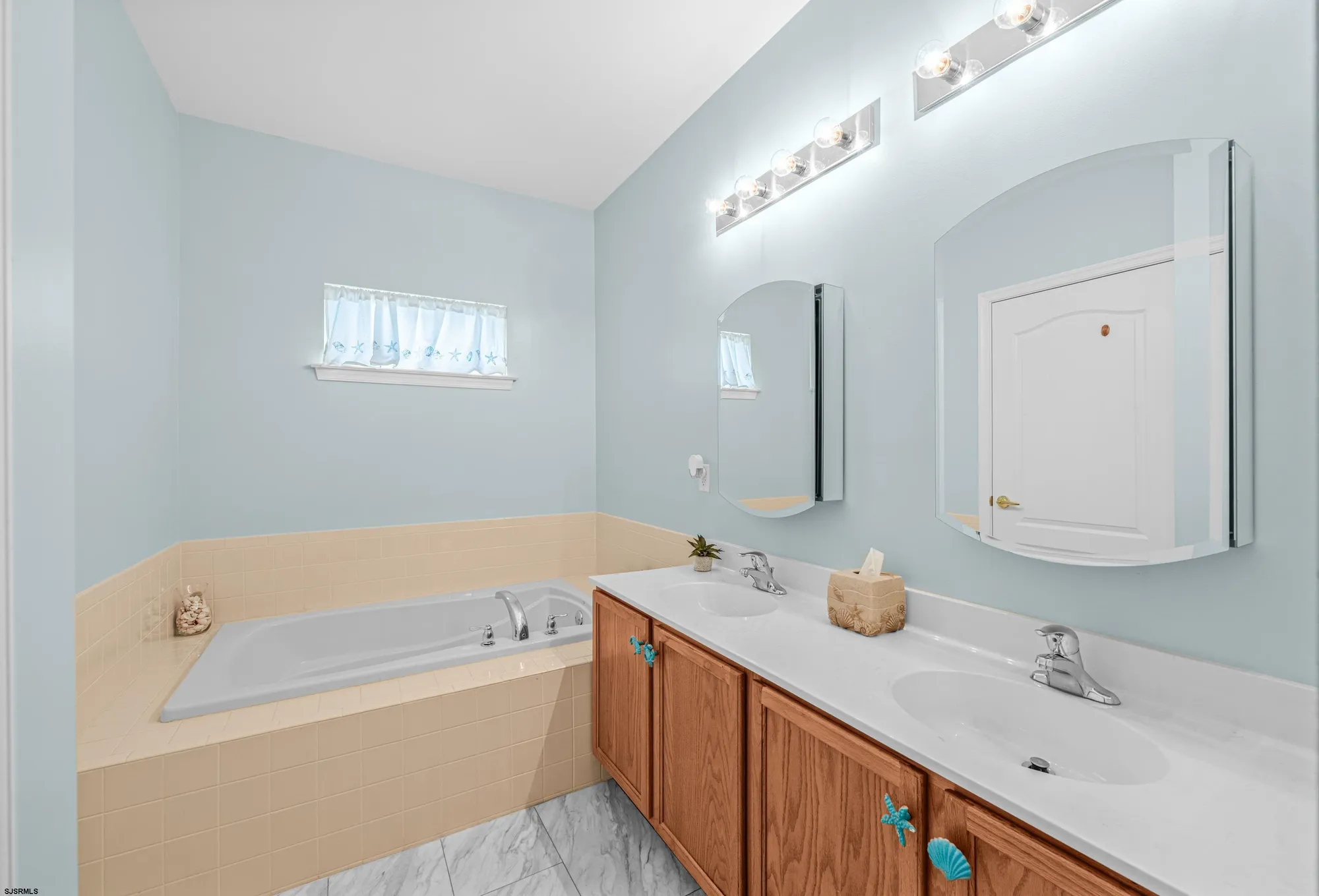 Property Slideshow image 22 of 44 | 30 burnside dr, Egg Harbor Township, NJ, 08234