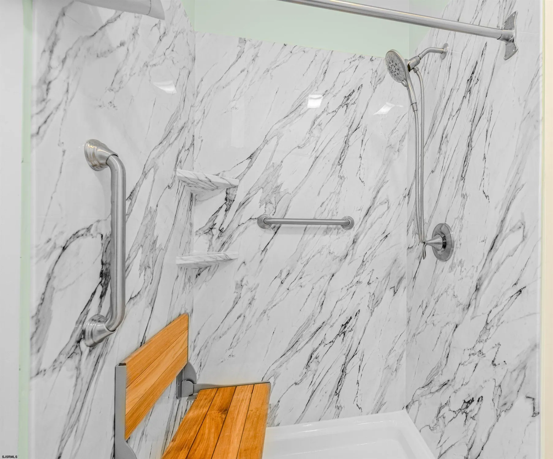 Property Slideshow image 23 of 44 | 30 burnside dr, Egg Harbor Township, NJ, 08234