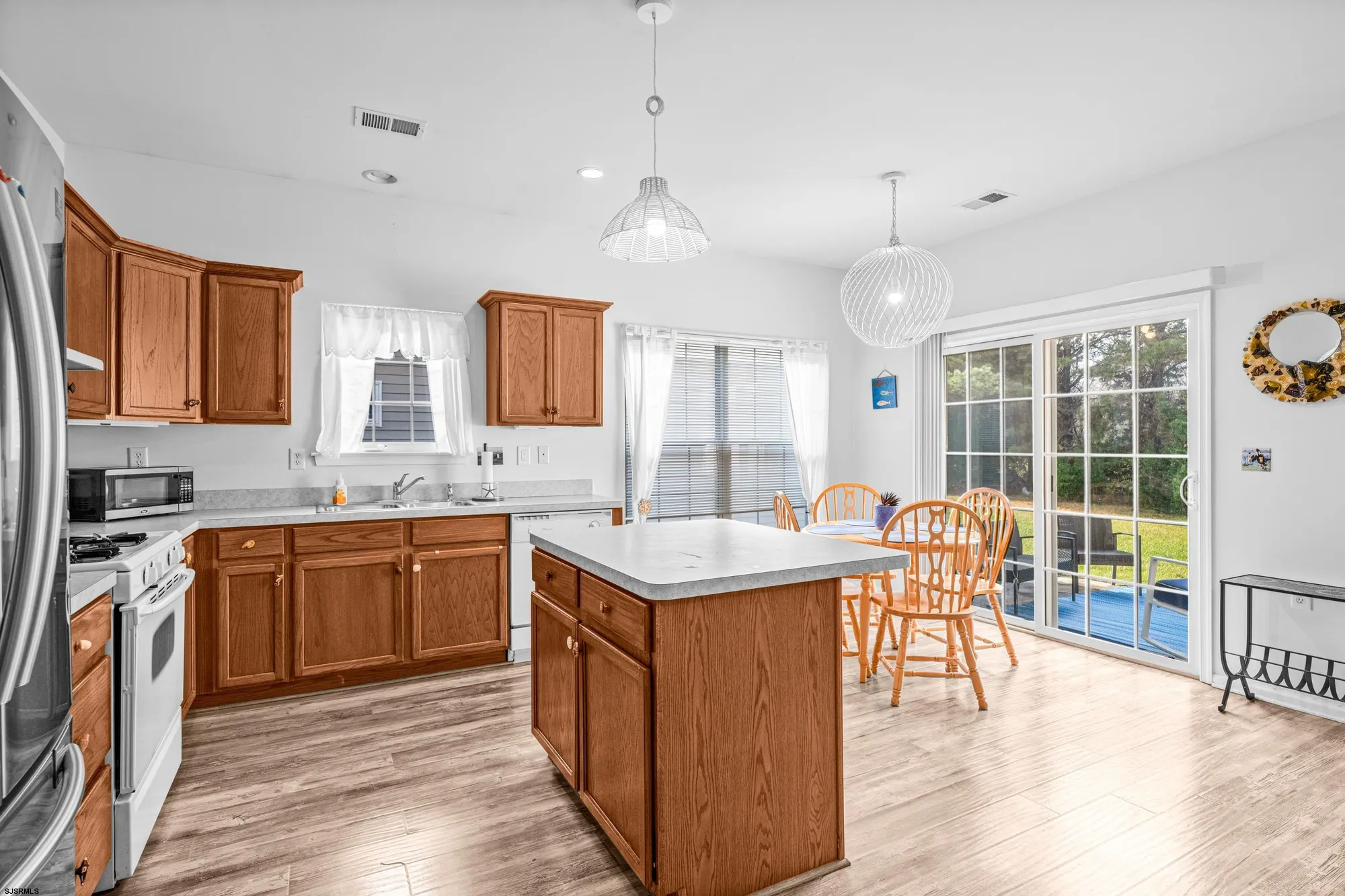 Property Slideshow image 10 of 44 | 30 burnside dr, Egg Harbor Township, NJ, 08234