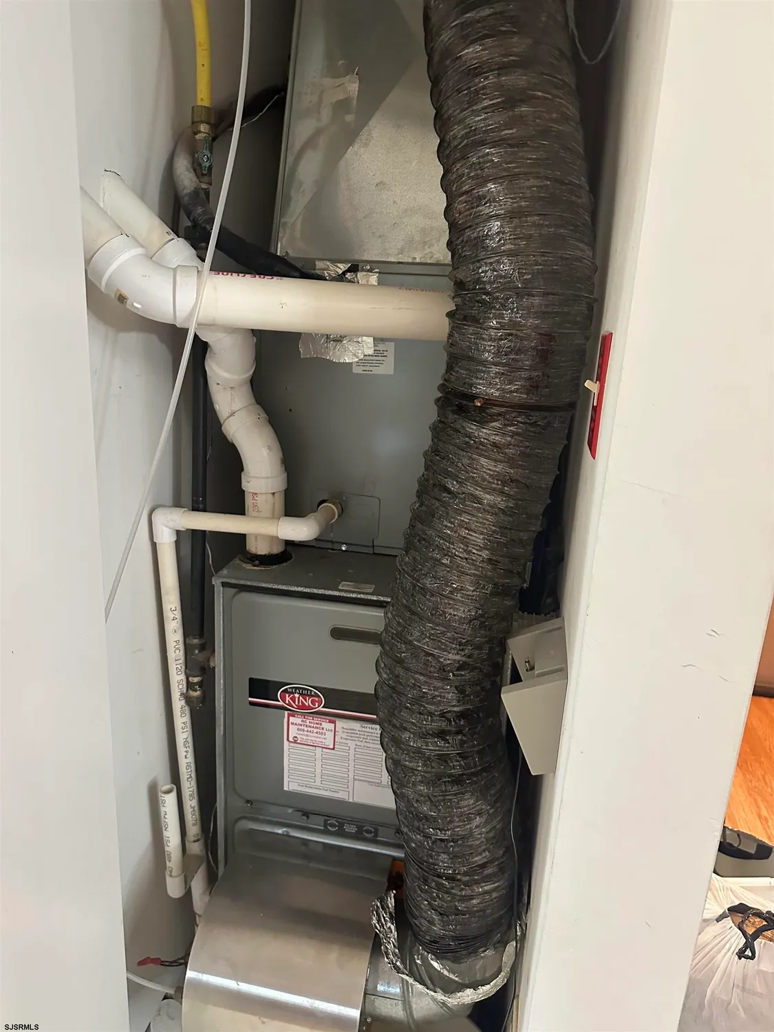 Property Slideshow image 12 of 16 | 4208 dolphin ave # 4208, Northfield, NJ, 08225