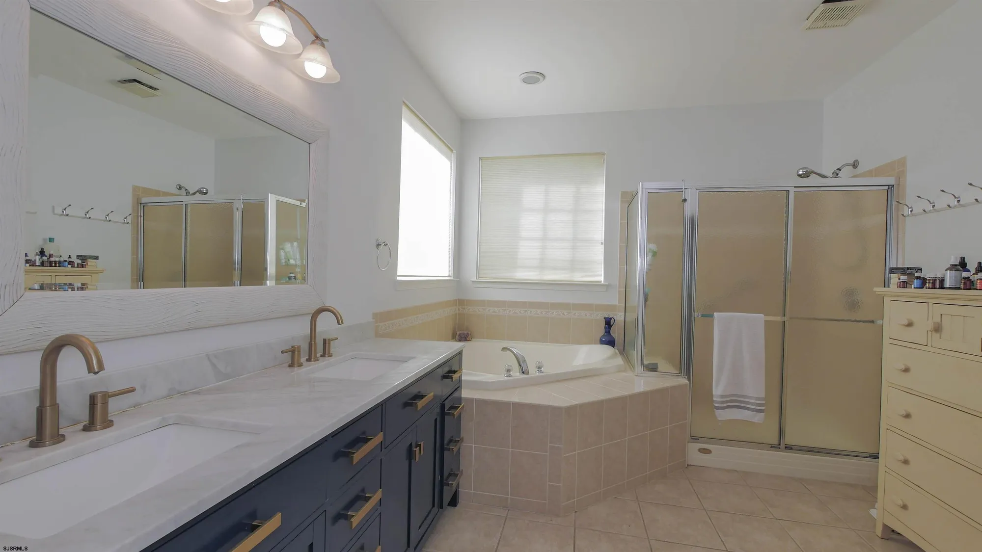 Property Slideshow image 24 of 30 | 17 derby dr, Galloway, NJ, 08205