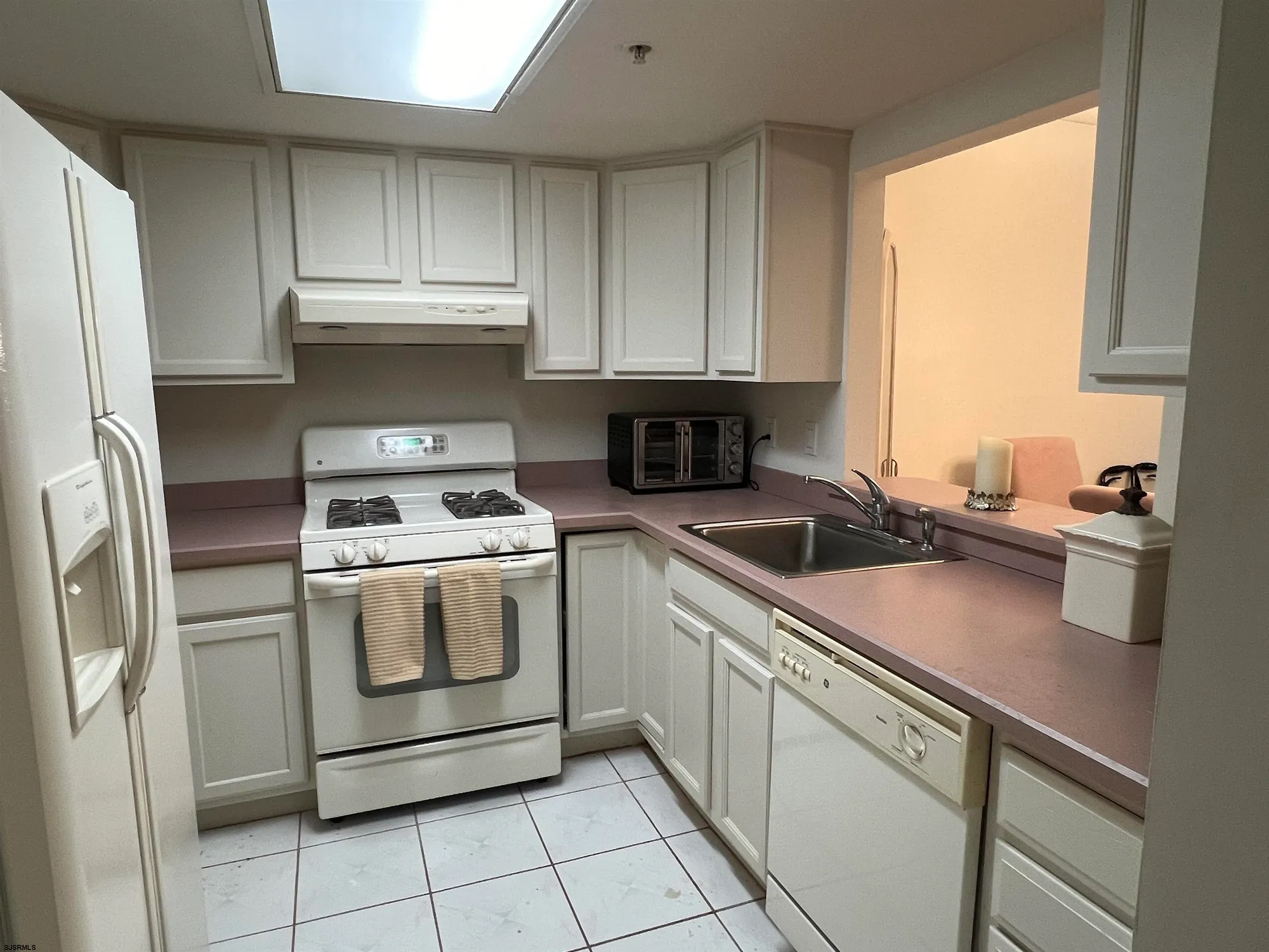 Property Slideshow image 5 of 14 | 3309 dolphin ave # 3309, Northfield, NJ, 08225