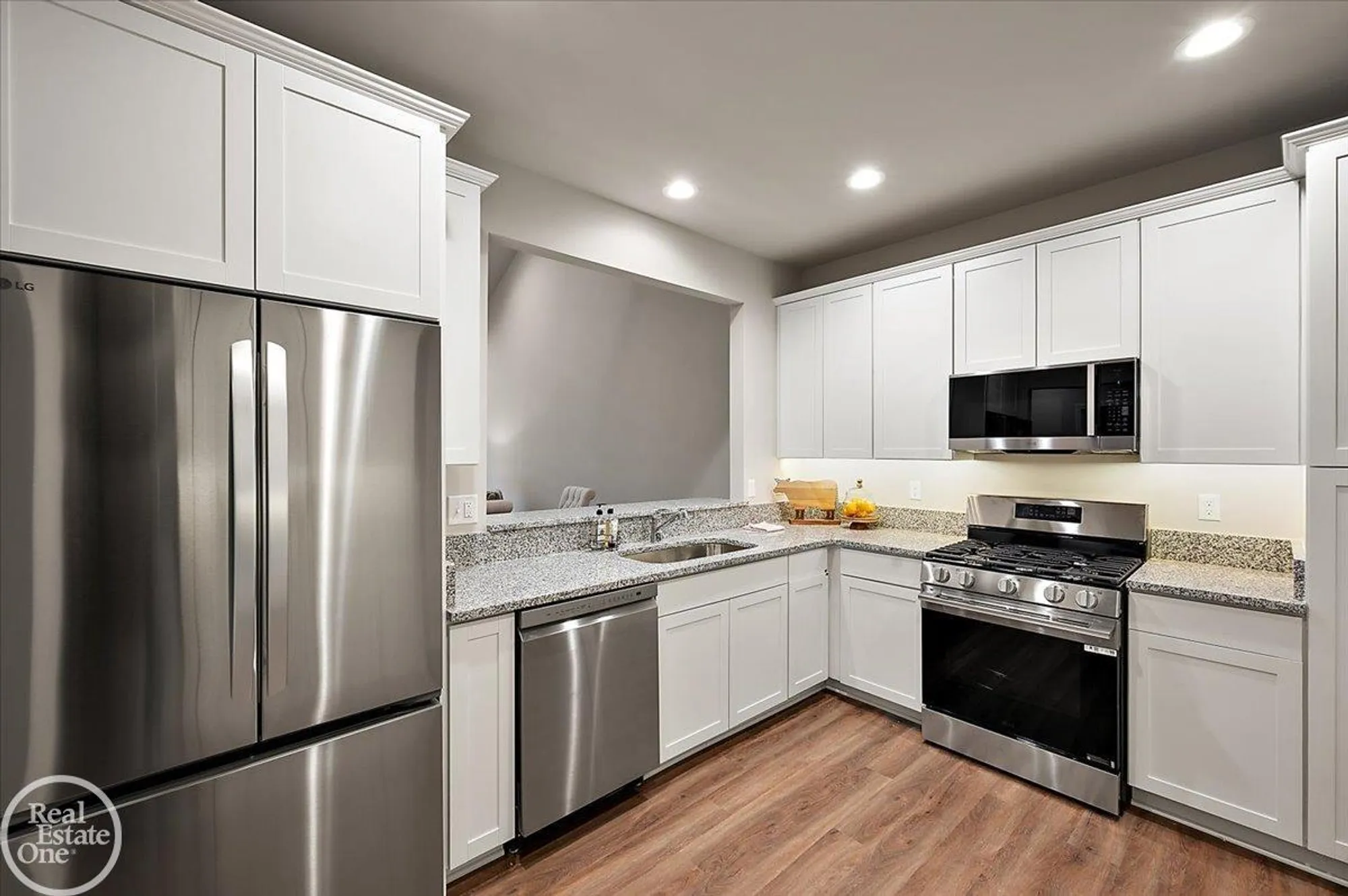 Property Slideshow image 19 of 59 | 3095 bridgewater rd, Auburn Hills, MI, 48326