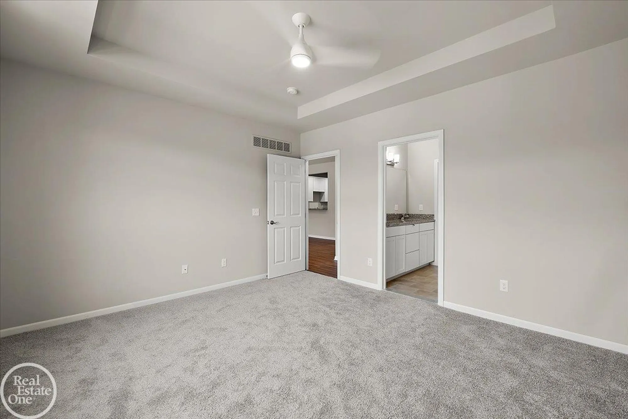 Property Slideshow image 24 of 59 | 3095 bridgewater rd, Auburn Hills, MI, 48326