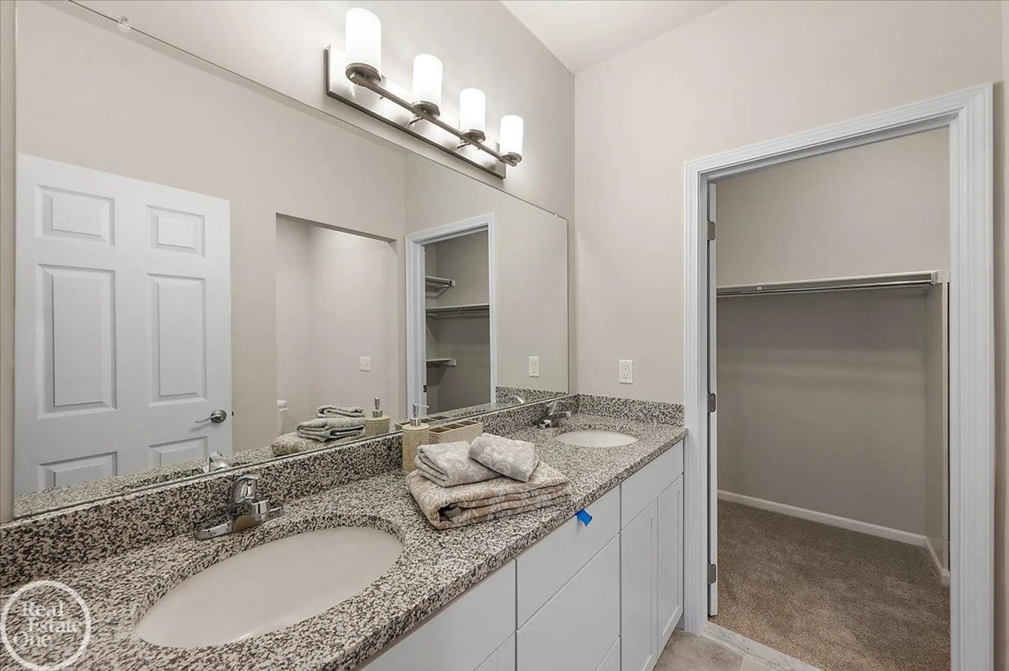 Property Slideshow image 35 of 59 | 3095 bridgewater rd, Auburn Hills, MI, 48326