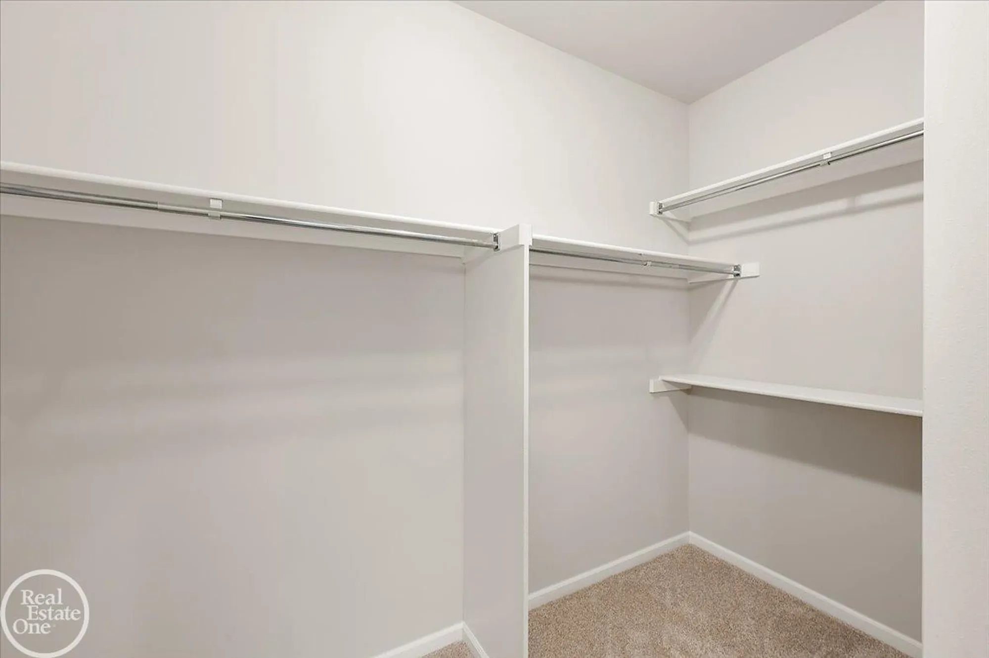 Property Slideshow image 37 of 59 | 3095 bridgewater rd, Auburn Hills, MI, 48326