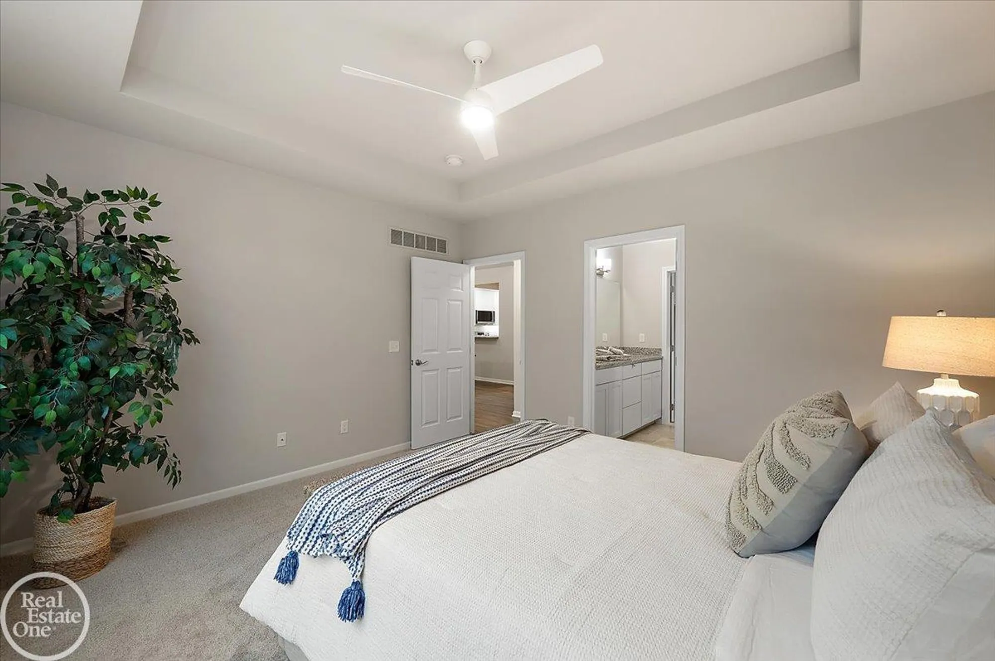 Property Slideshow image 34 of 59 | 3095 bridgewater rd, Auburn Hills, MI, 48326