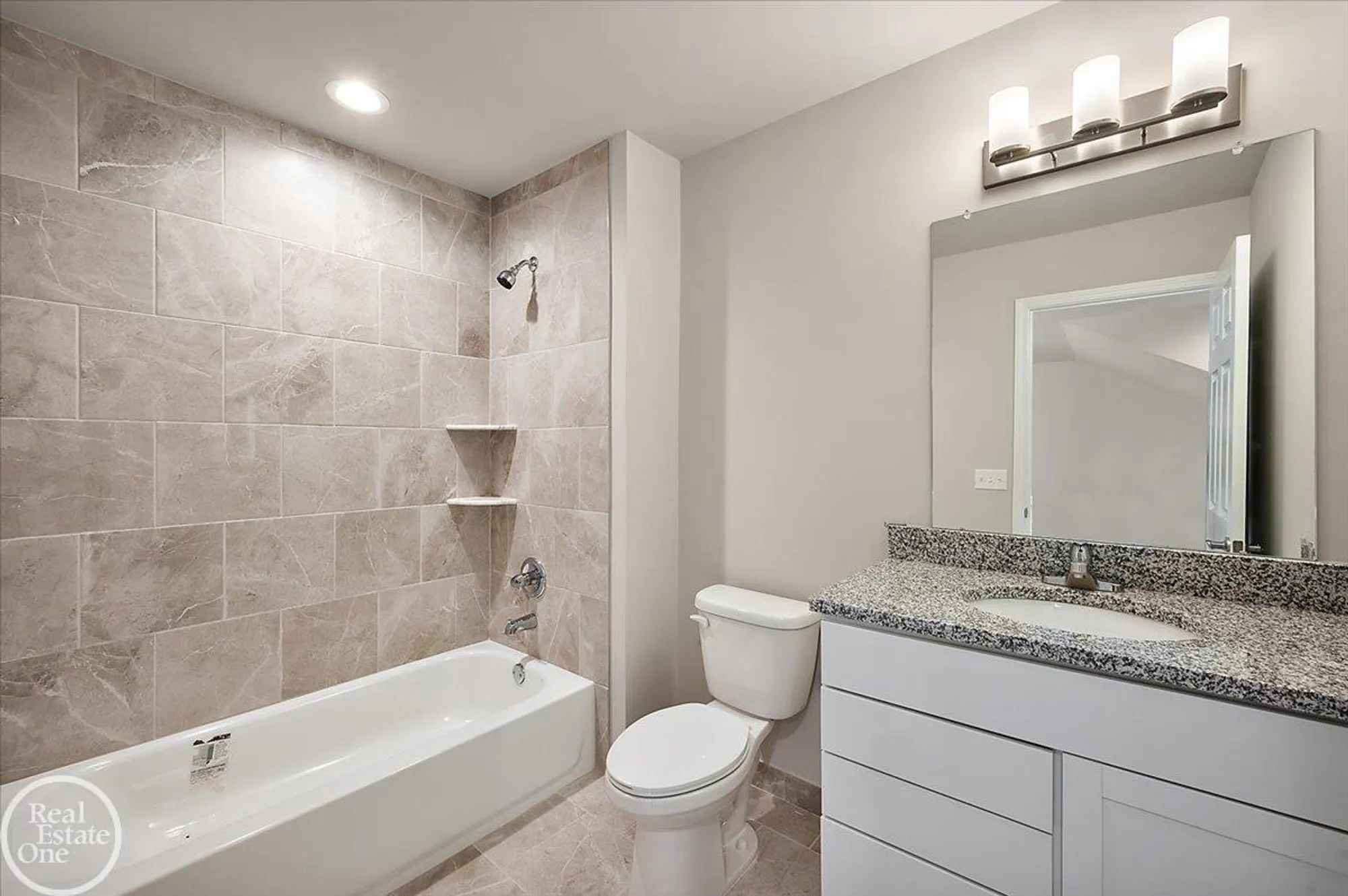 Property Slideshow image 41 of 59 | 3095 bridgewater rd, Auburn Hills, MI, 48326