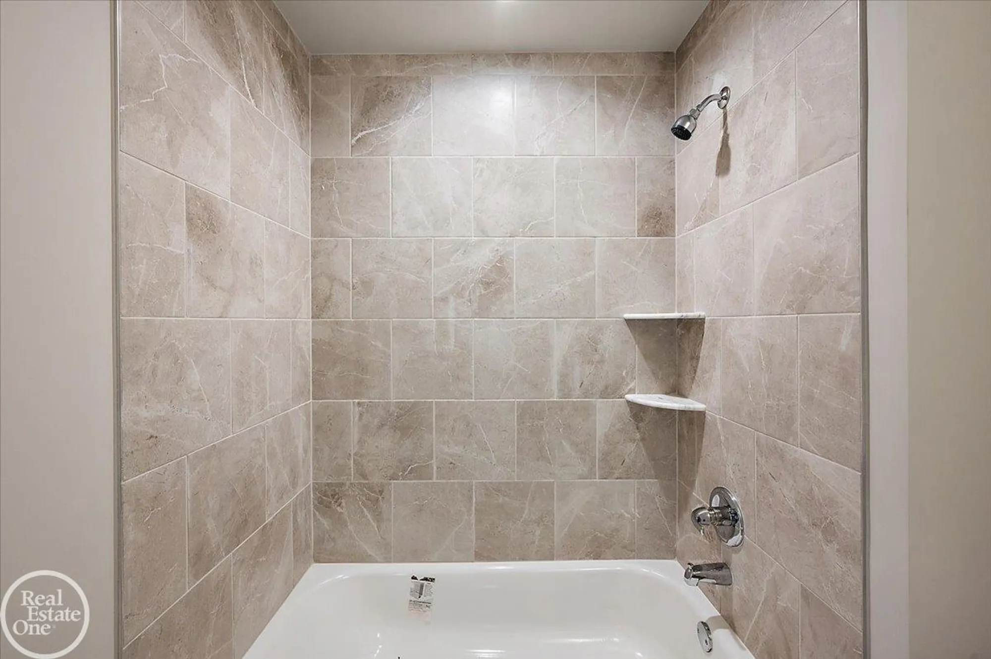 Property Slideshow image 42 of 59 | 3095 bridgewater rd, Auburn Hills, MI, 48326