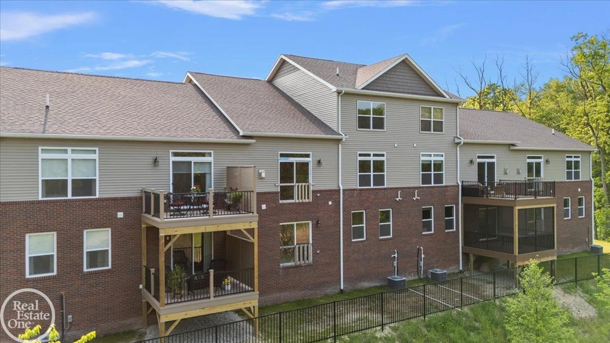 Property Slideshow image 53 of 59 | 3095 bridgewater rd, Auburn Hills, MI, 48326