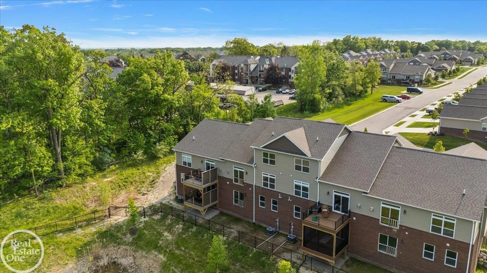 Property Slideshow image 7 of 59 | 3095 bridgewater rd, Auburn Hills, MI, 48326