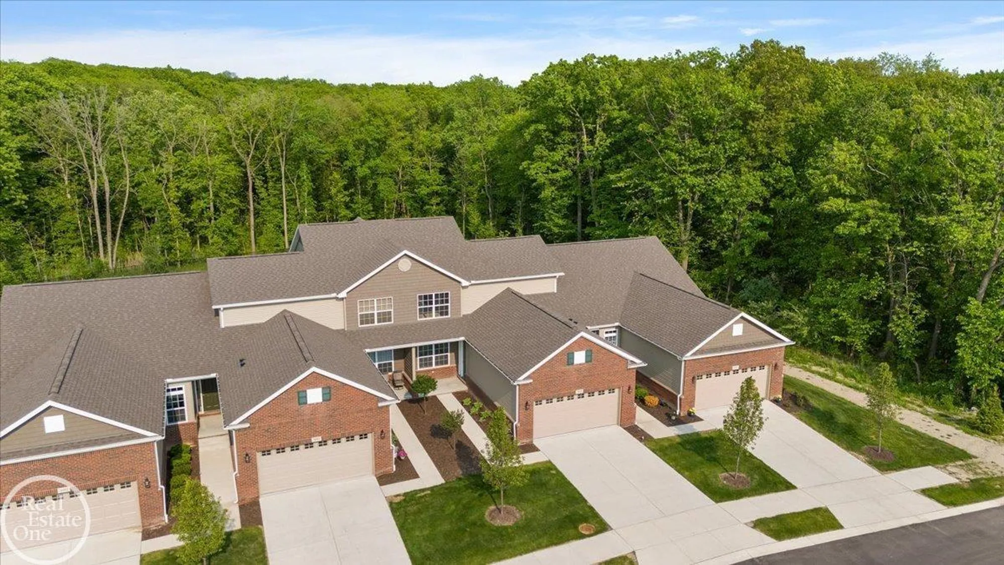 Property Slideshow image 9 of 59 | 3095 bridgewater rd, Auburn Hills, MI, 48326