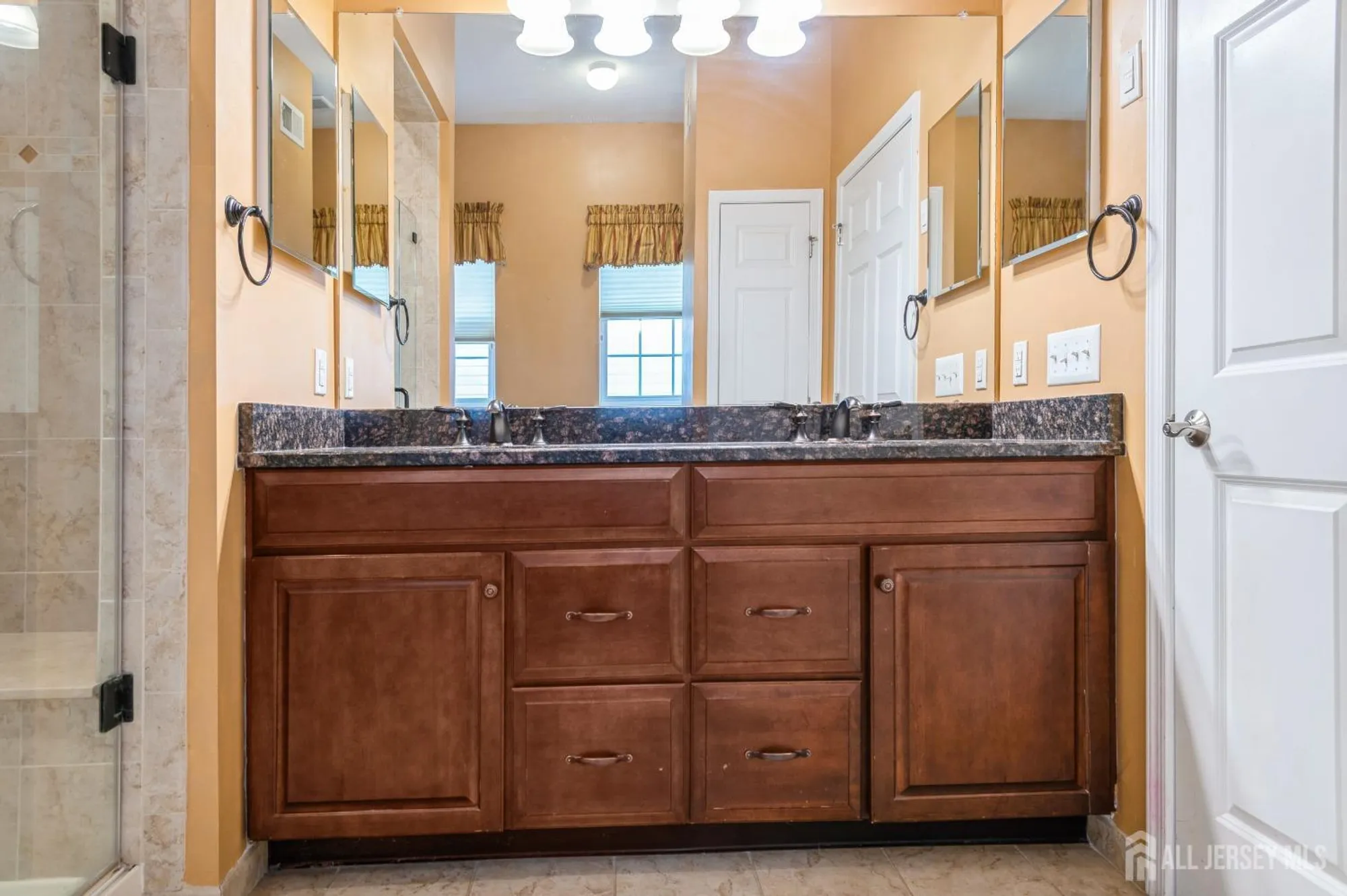 Property Slideshow image 20 of 41 | 7 riviera dr, Monroe, NJ, 08831