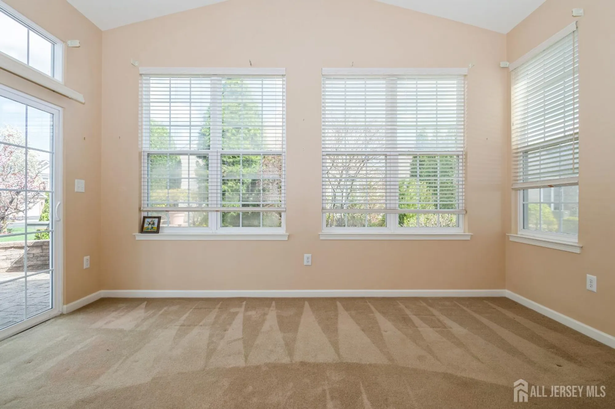 Property Slideshow image 15 of 41 | 7 riviera dr, Monroe, NJ, 08831