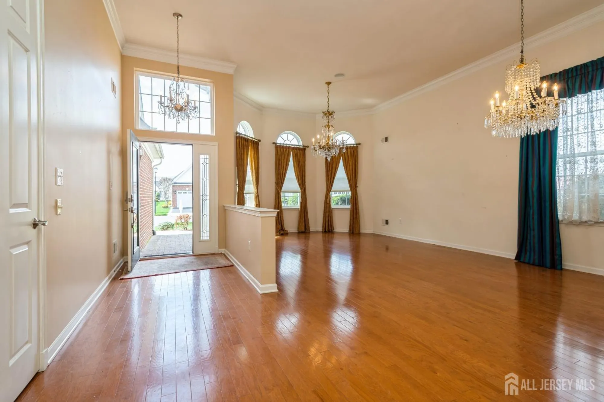 Property Slideshow image 3 of 41 | 7 riviera dr, Monroe, NJ, 08831
