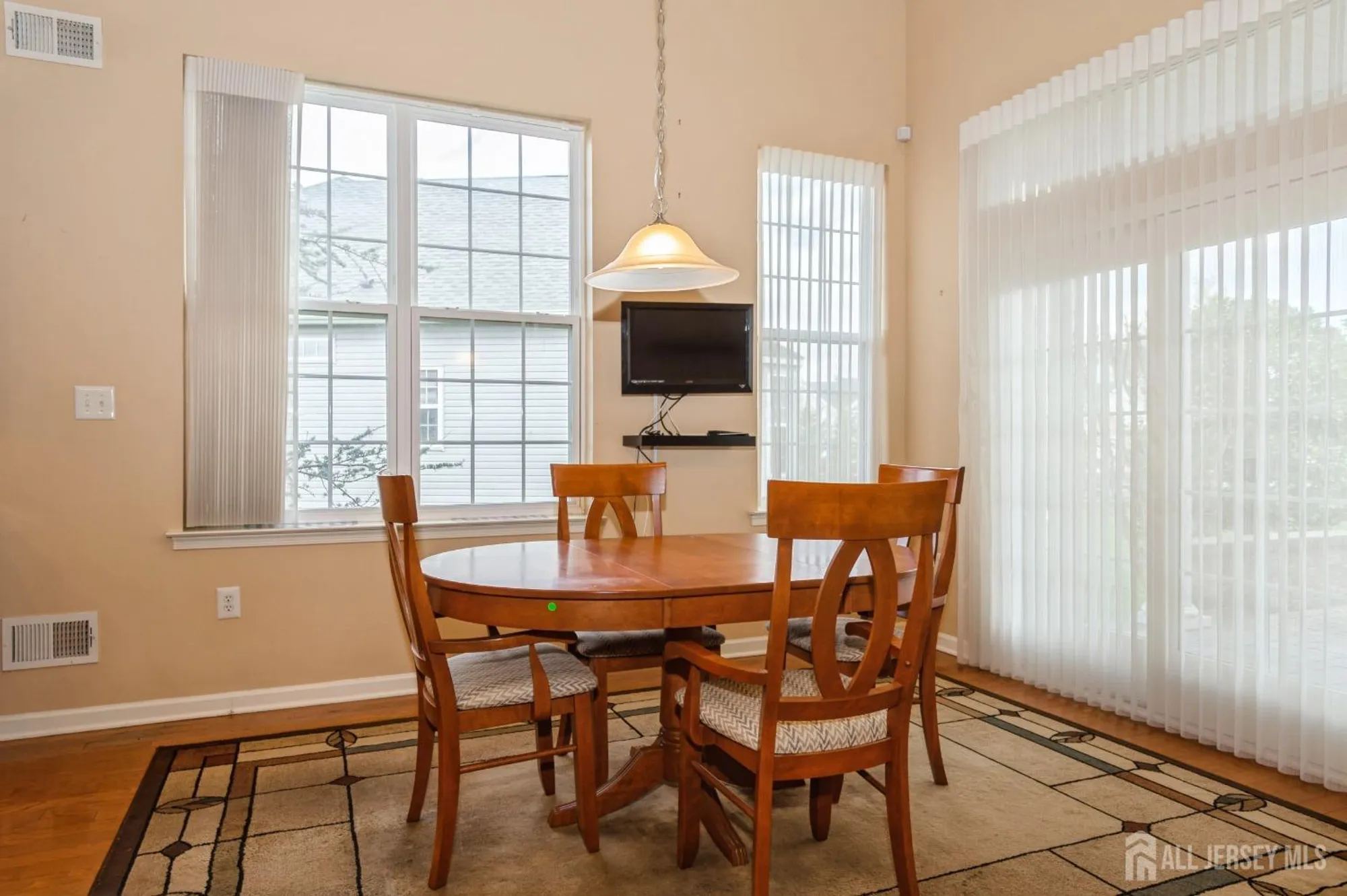 Property Slideshow image 8 of 41 | 7 riviera dr, Monroe, NJ, 08831