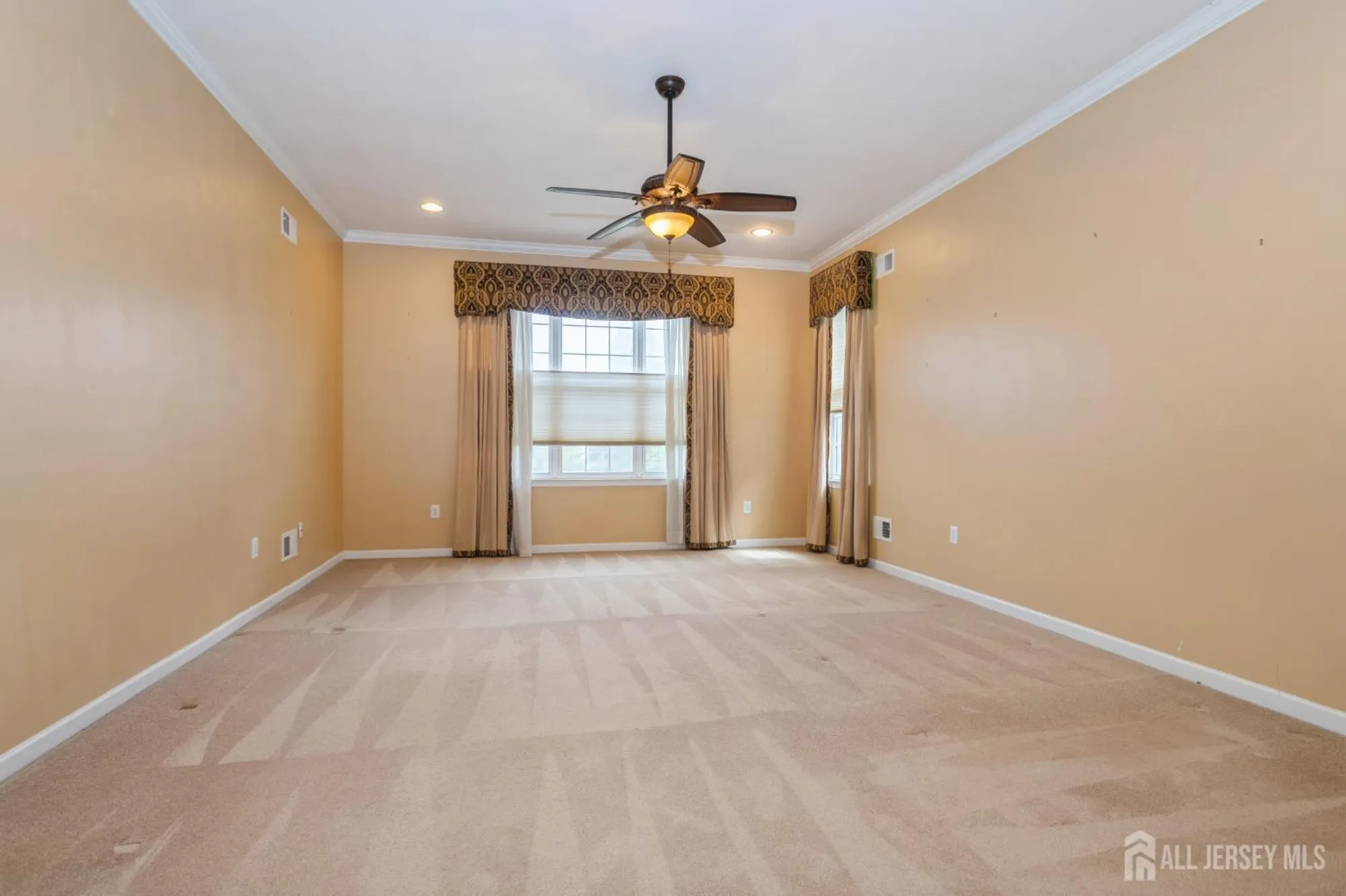 Property Slideshow image 18 of 41 | 7 riviera dr, Monroe, NJ, 08831