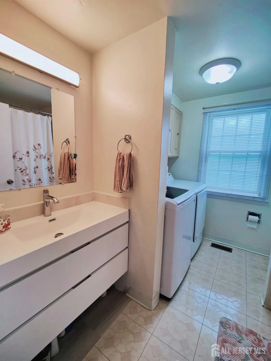 Property Slideshow image 11 of 17 | 10p sussex way, Monroe, NJ, 08831
