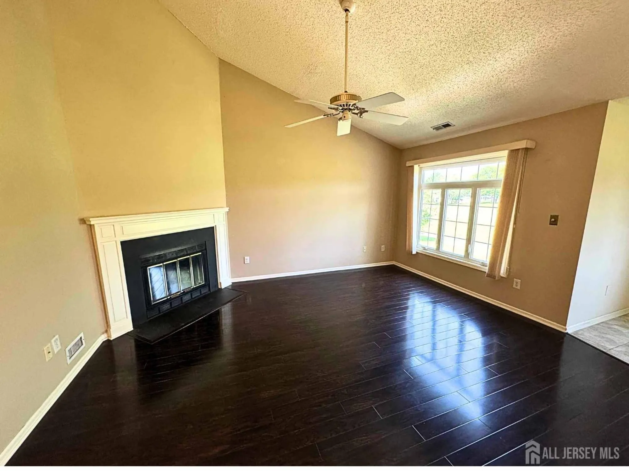 Property Slideshow image 8 of 24 | 38 rutland ln i, Monroe, NJ, 08831