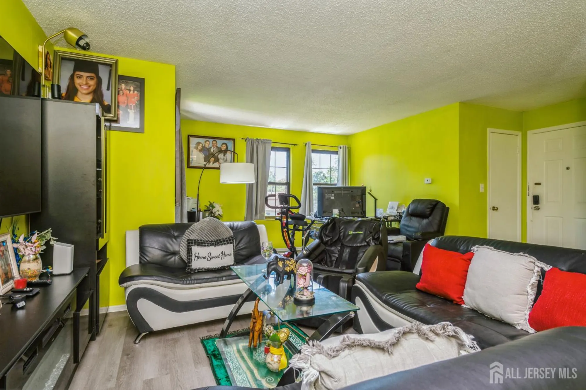 Property Slideshow image 6 of 18 | 114 griggs pl, East Brunswick, NJ, 08816