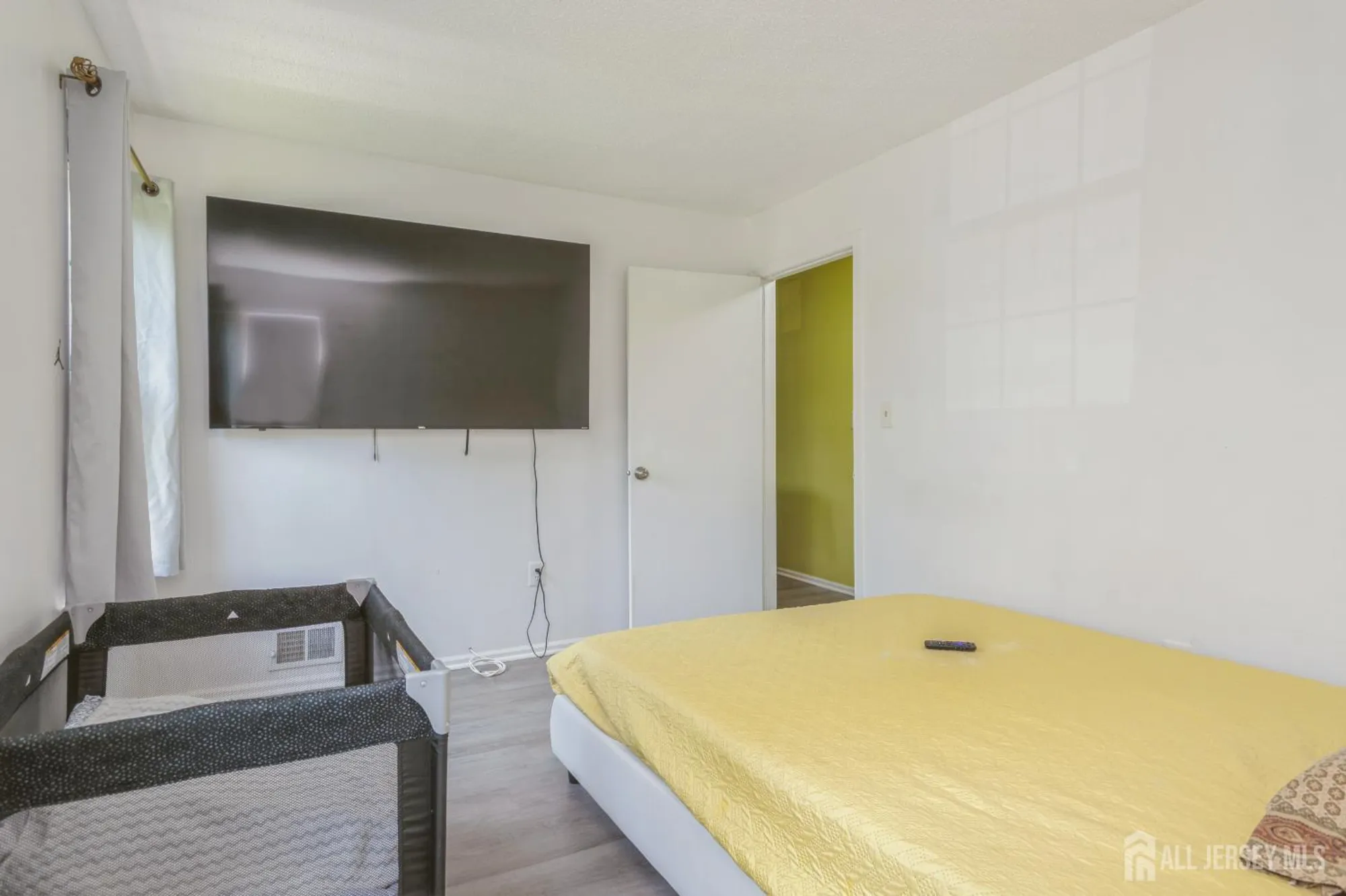 Property Slideshow image 13 of 18 | 114 griggs pl, East Brunswick, NJ, 08816