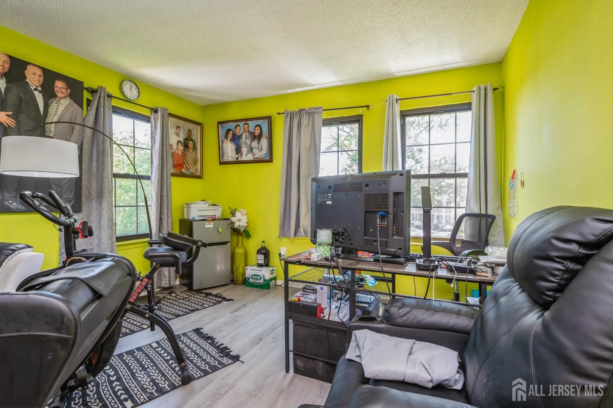 Property Slideshow image 7 of 18 | 114 griggs pl, East Brunswick, NJ, 08816