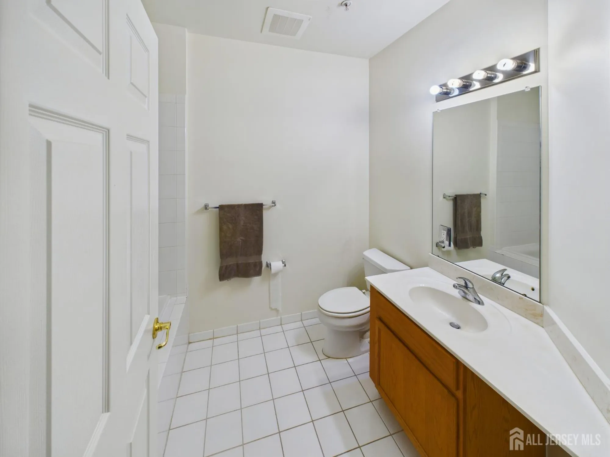 Property Slideshow image 27 of 42 | 1102 cedar village blvd, East Brunswick, NJ, 08816