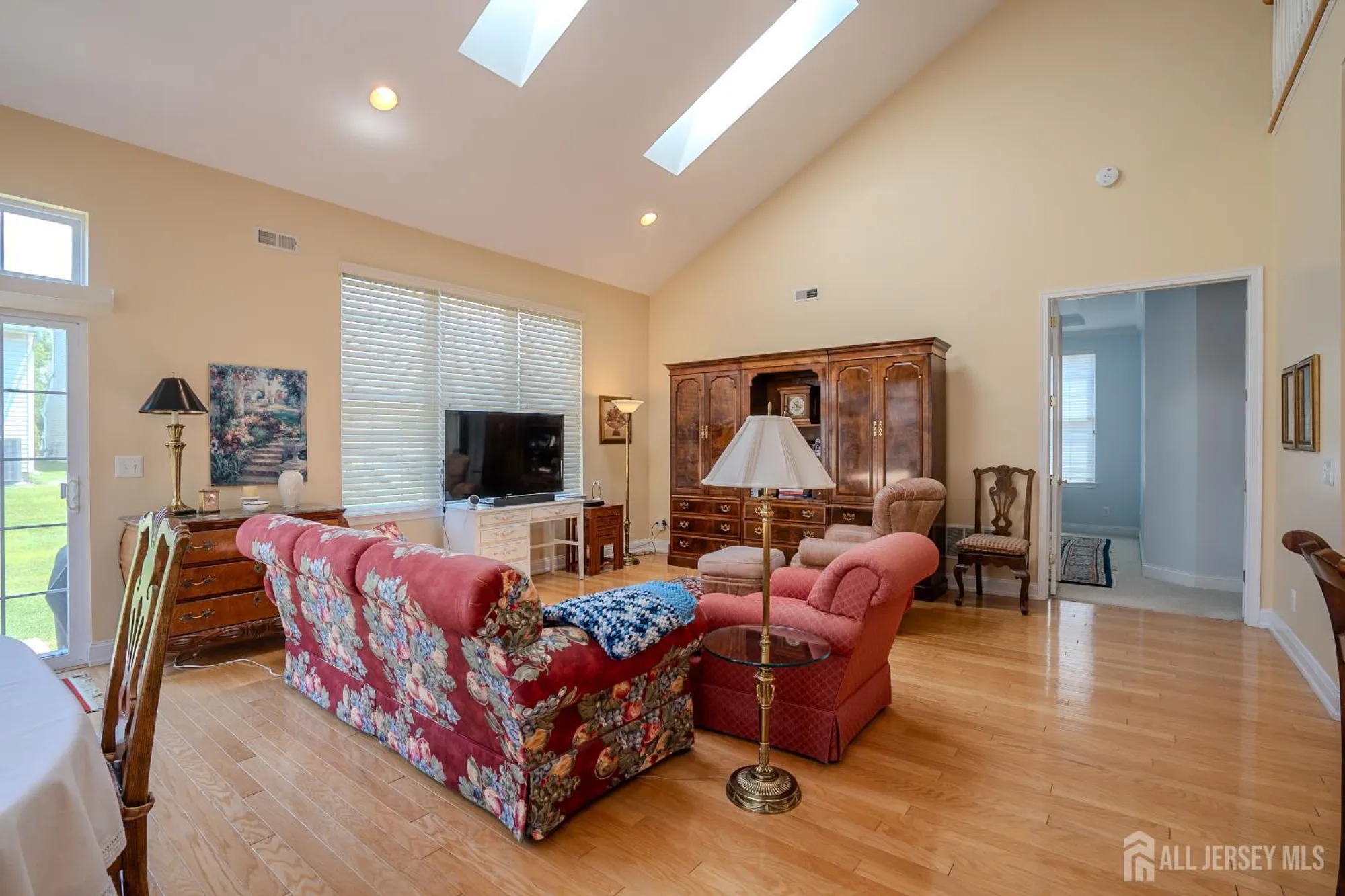 Property Slideshow image 19 of 38 | 9 copernicus ct, East Windsor, NJ, 08512