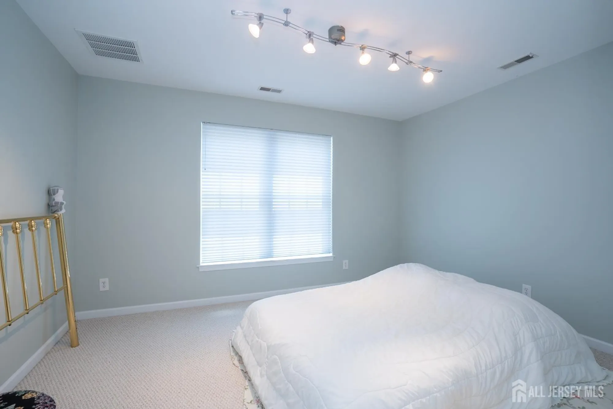 Property Slideshow image 33 of 38 | 9 copernicus ct, East Windsor, NJ, 08512