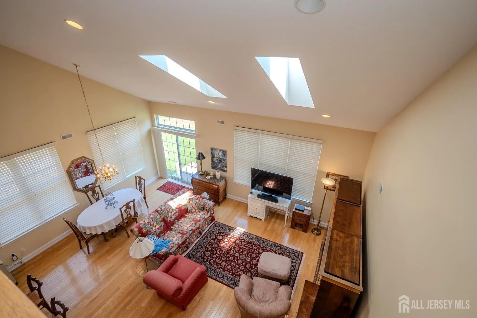 Property Slideshow image 12 of 38 | 9 copernicus ct, East Windsor, NJ, 08512