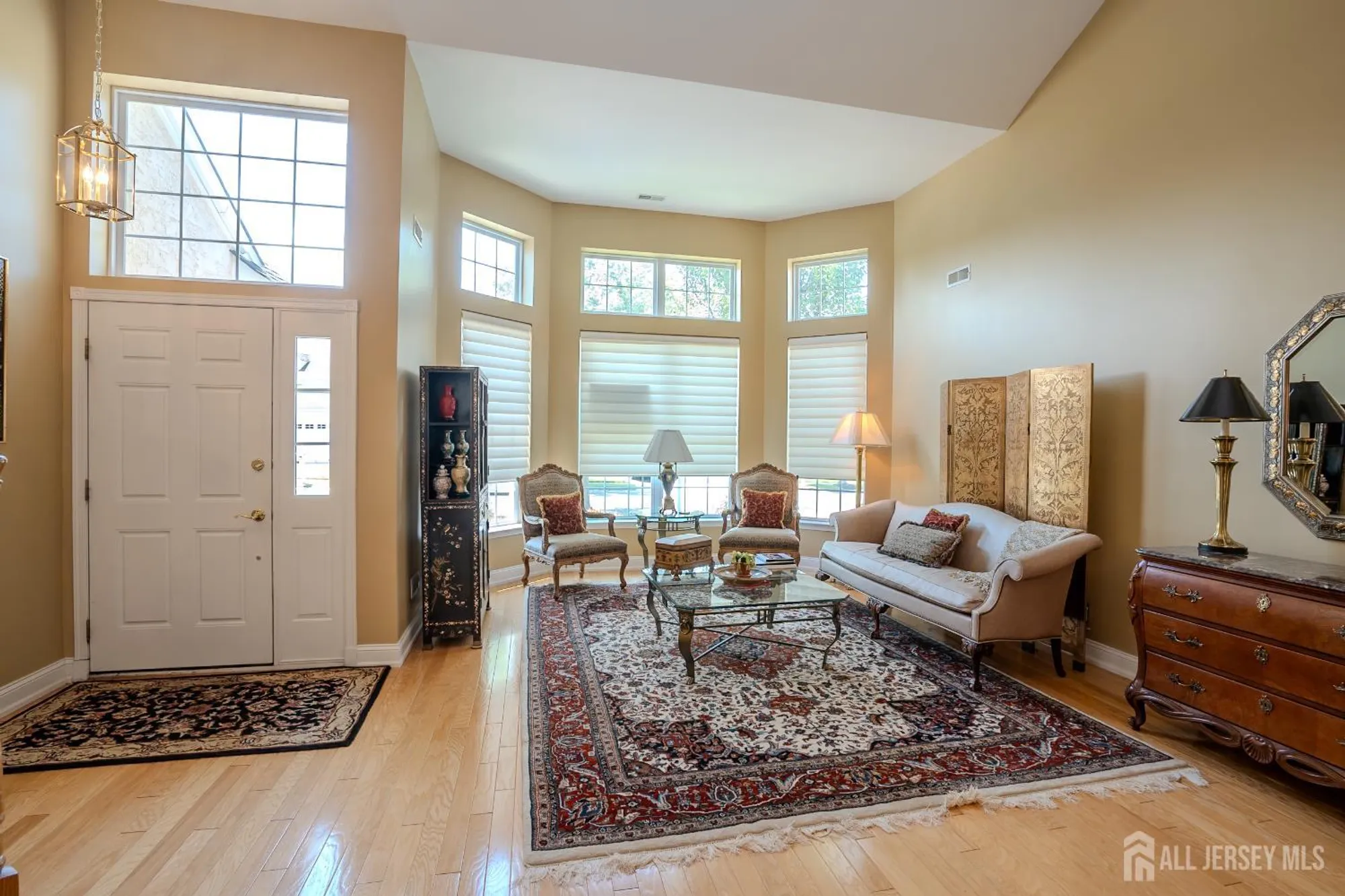 Property Slideshow image 7 of 38 | 9 copernicus ct, East Windsor, NJ, 08512