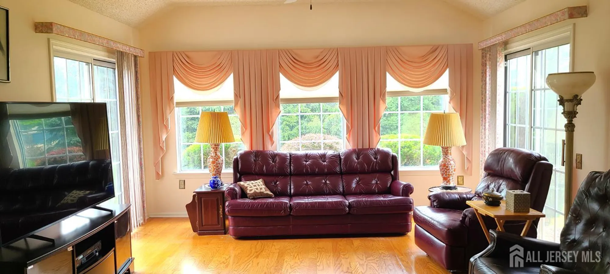 Property Slideshow image 10 of 22 | 666a azalea plz # 666a, Monroe, NJ, 08831