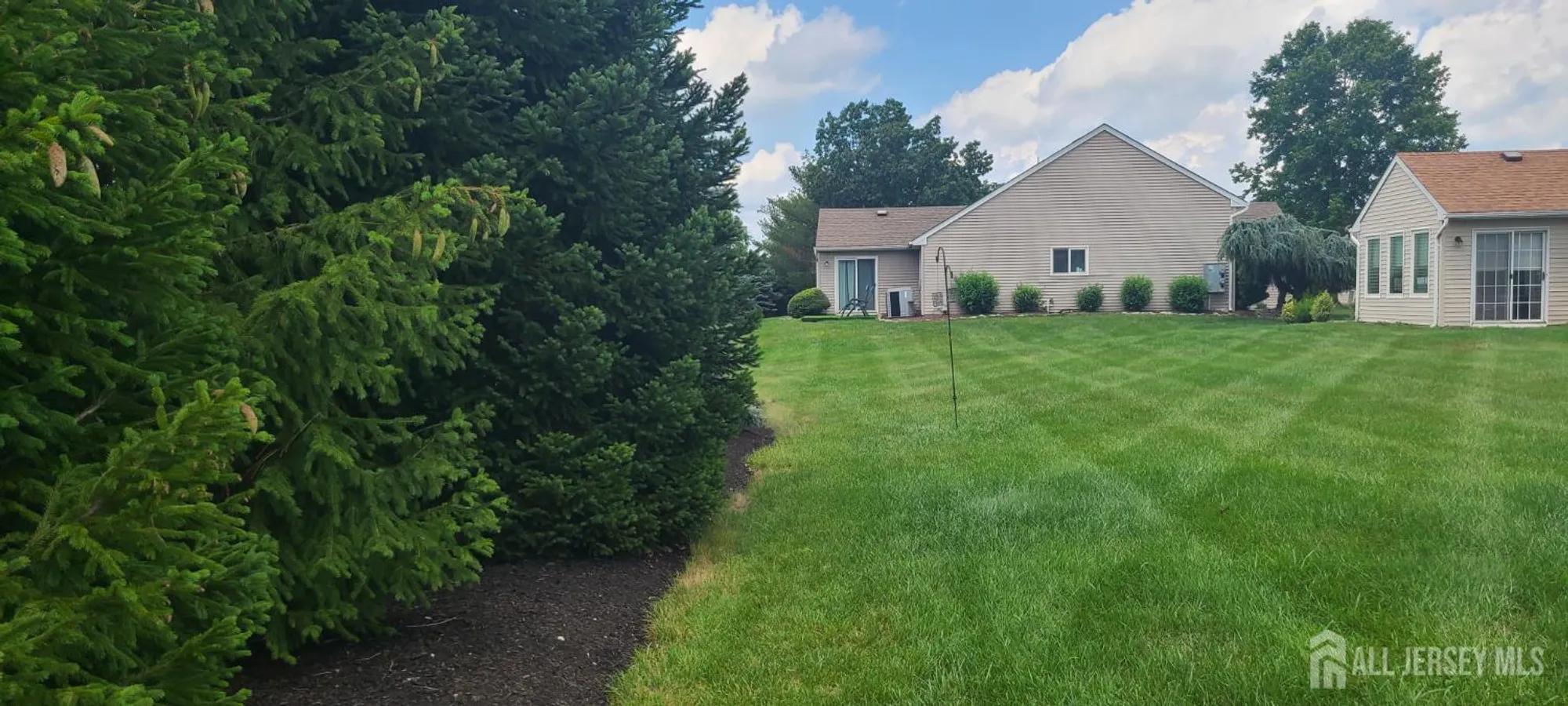 Property Slideshow image 21 of 22 | 666a azalea plz # 666a, Monroe, NJ, 08831