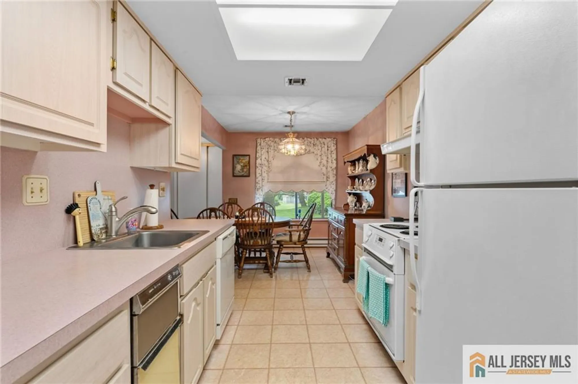 Property Slideshow image 9 of 26 | 96 salix plz 96c, Monroe, NJ, 08831