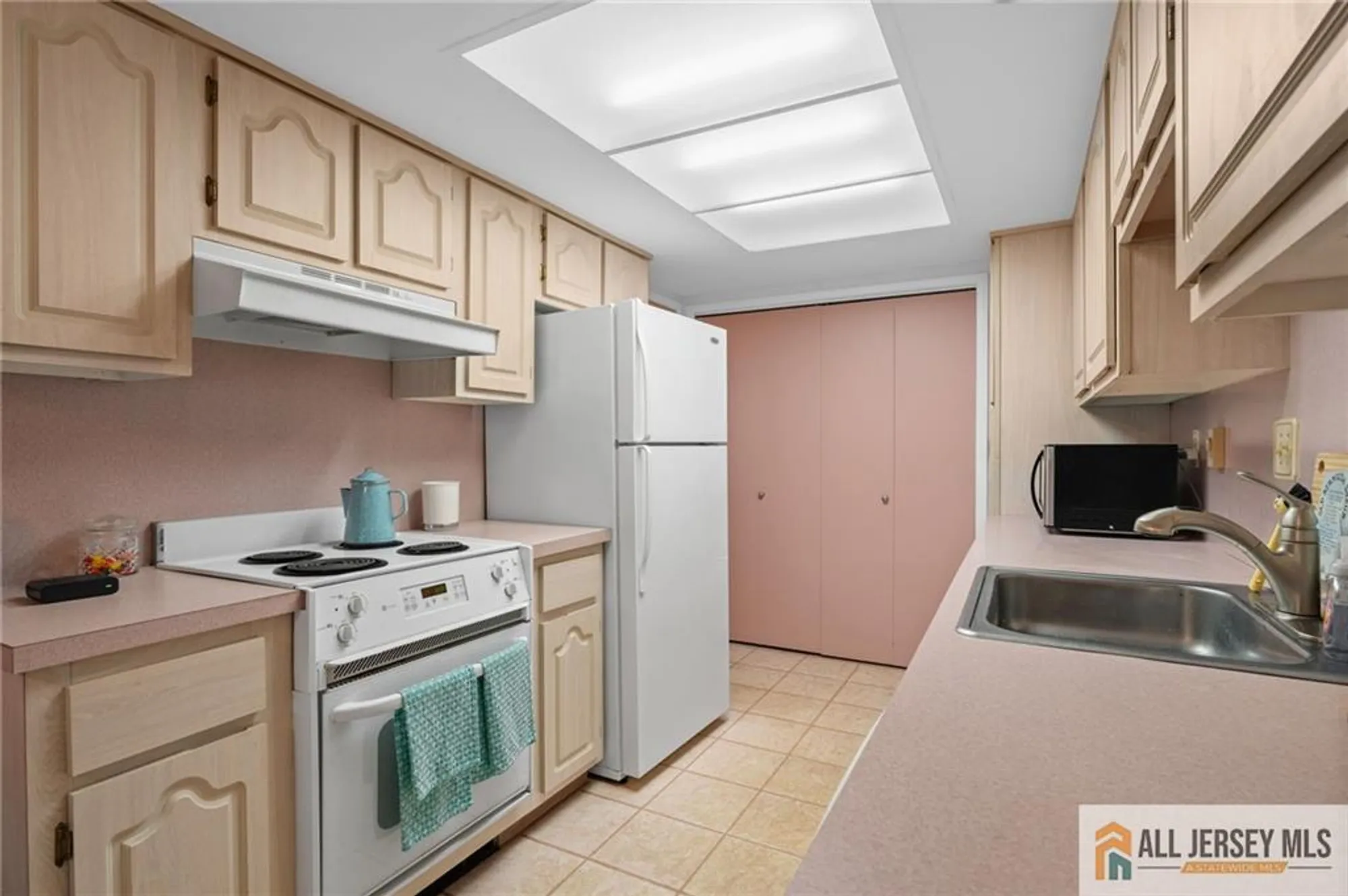 Property Slideshow image 23 of 26 | 96 salix plz 96c, Monroe, NJ, 08831