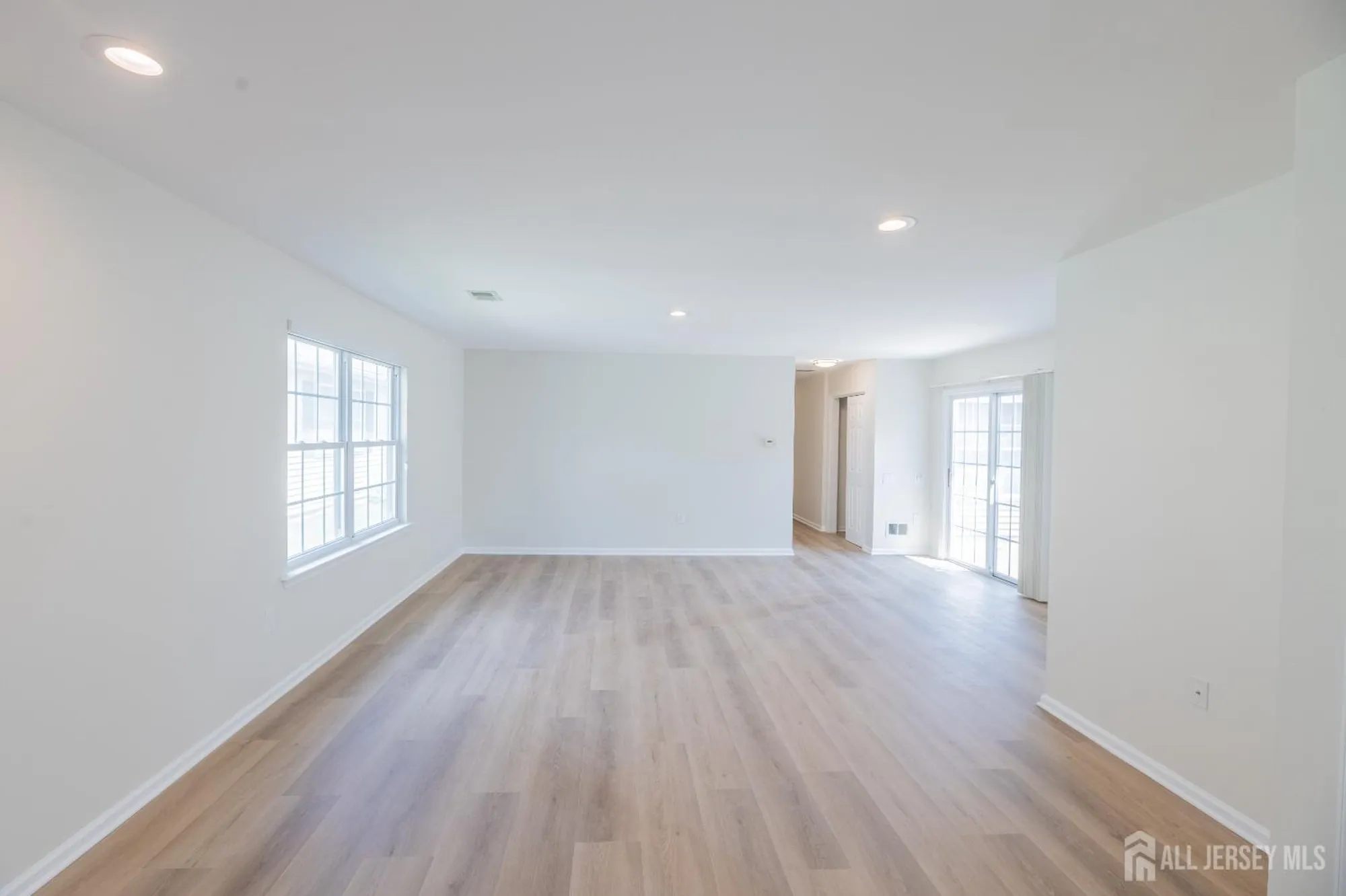 Property Slideshow image 31 of 67 | 218 n pondview blvd, Monroe, NJ, 08831